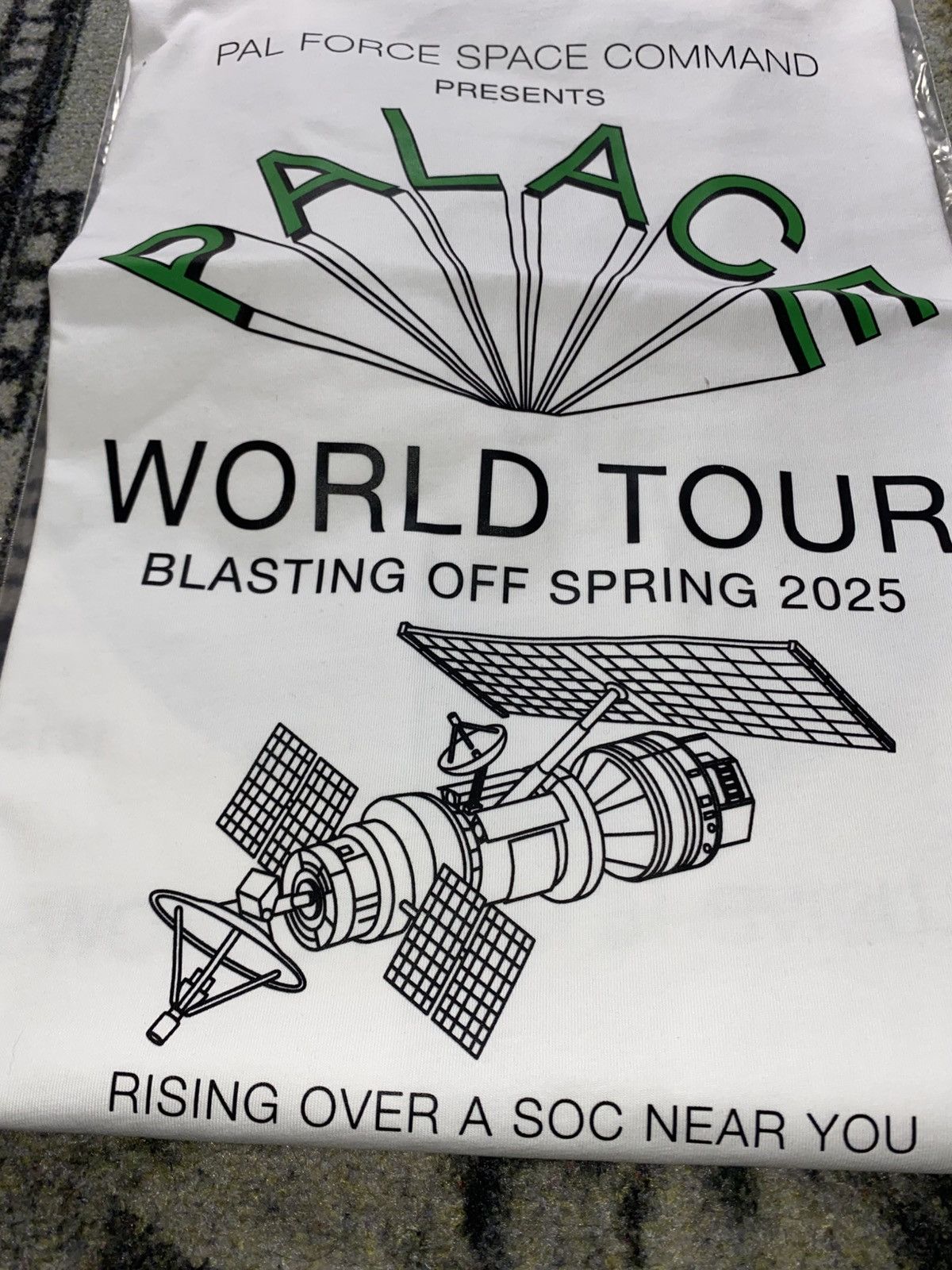 Palace Palace World Tour T-Shirt (SS25) White Size US XL / EU 56 / 4 - 3 Thumbnail