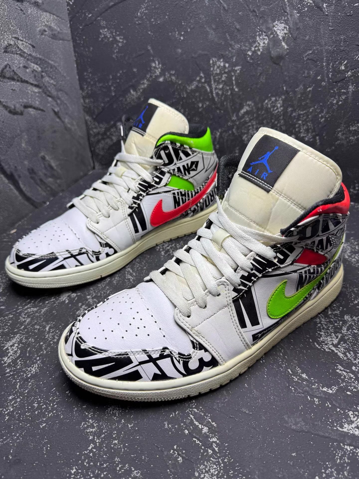 Nike Air Jordan 1 Mid Black & White Graffiti Q10 Size US 9.5 / EU 42-43 - 1 Thumbnail