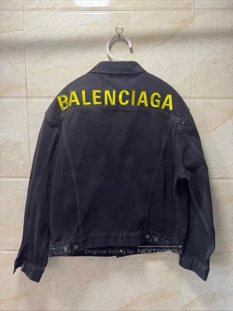 Balenciaga Balenciaga Back logo denim jacket Size XS / US 0-2 / IT 36-38 - 1 Thumbnail
