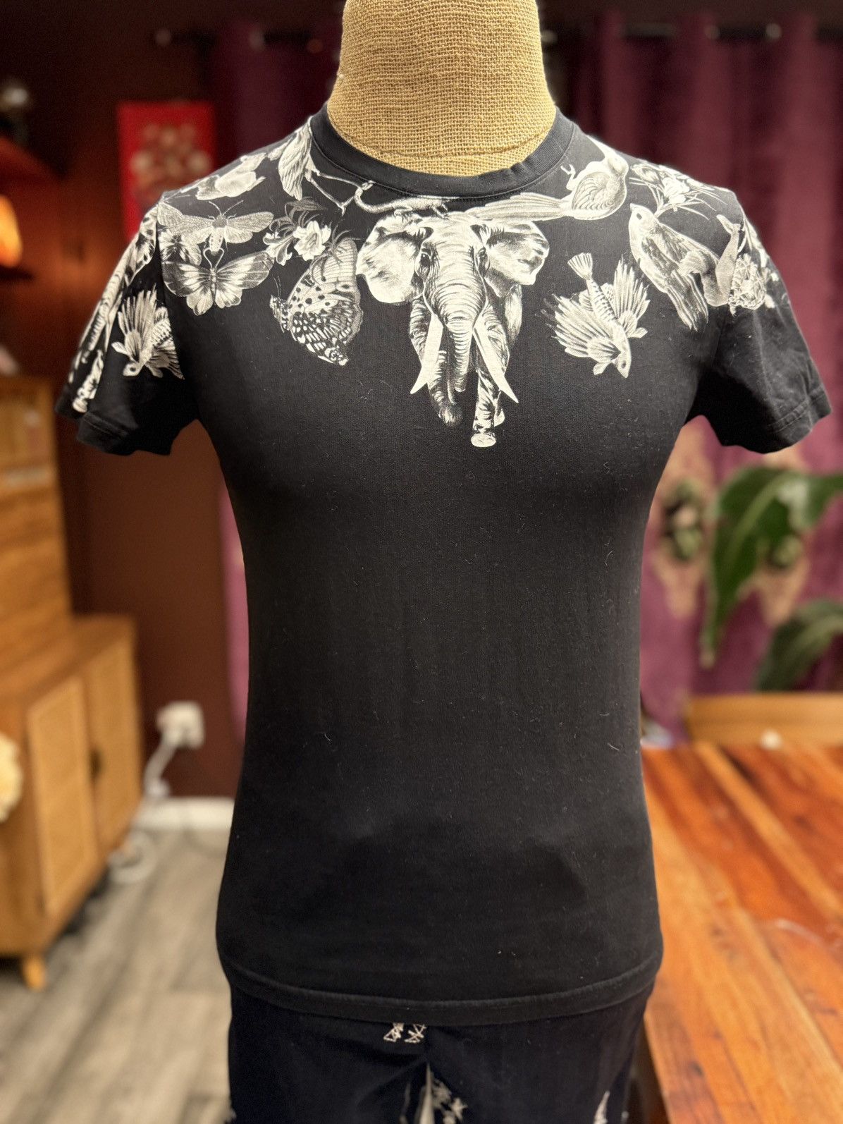 Other Bold Black Tee with Wildlife Art Size US S / EU 44-46 / 1 - 1 Thumbnail