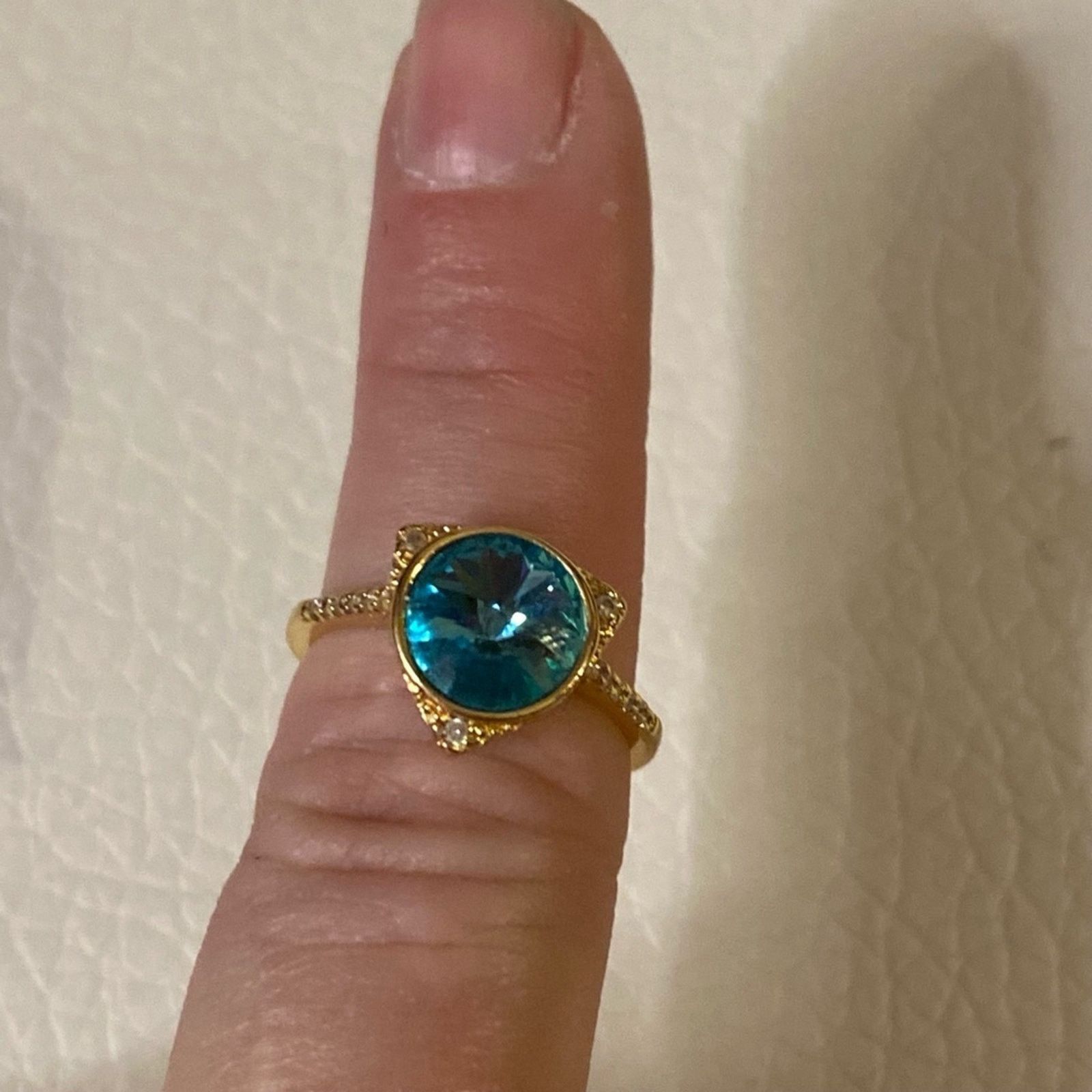Other Vintage Gold Tone Statement Ring Blue Crystal Gem Size 7 Size ONE SIZE - 2 Thumbnail