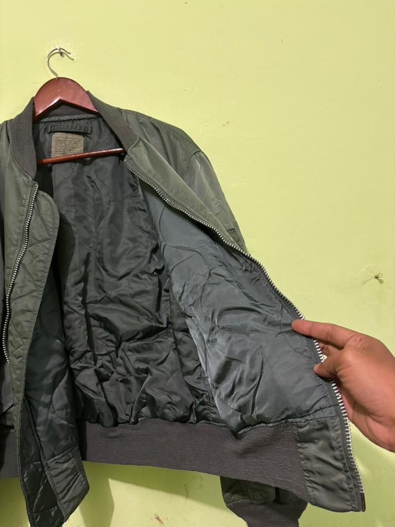 Alpha Industries Vintage 90’s Alpha industries MA-1 Bomber Jacket Design Size US L / EU 52-54 / 3 - 5 Thumbnail