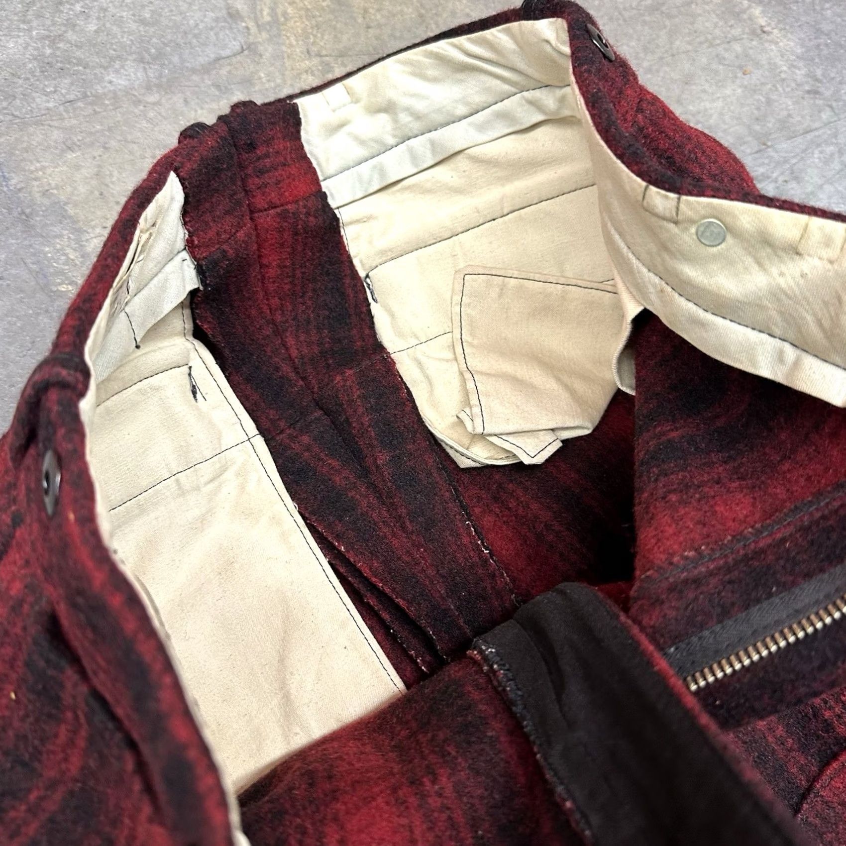 Vintage VINTAGE Woolrich Hunting Pants Red Black Buffalo Plaid Wool Size 42 Mens Size US 42 / EU 58 - 5 Thumbnail
