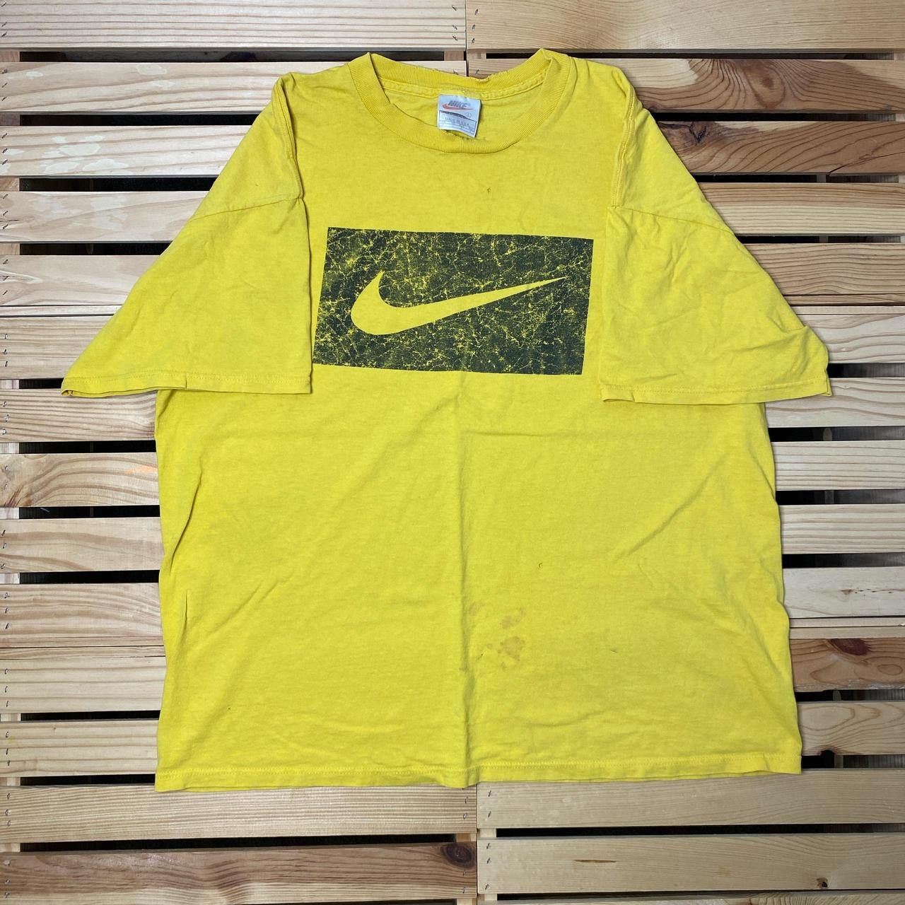 Nike Vintage Nike Yellow Thrashed Boxy Tee Size Large Size US L / EU 52-54 / 3 - 1 Thumbnail