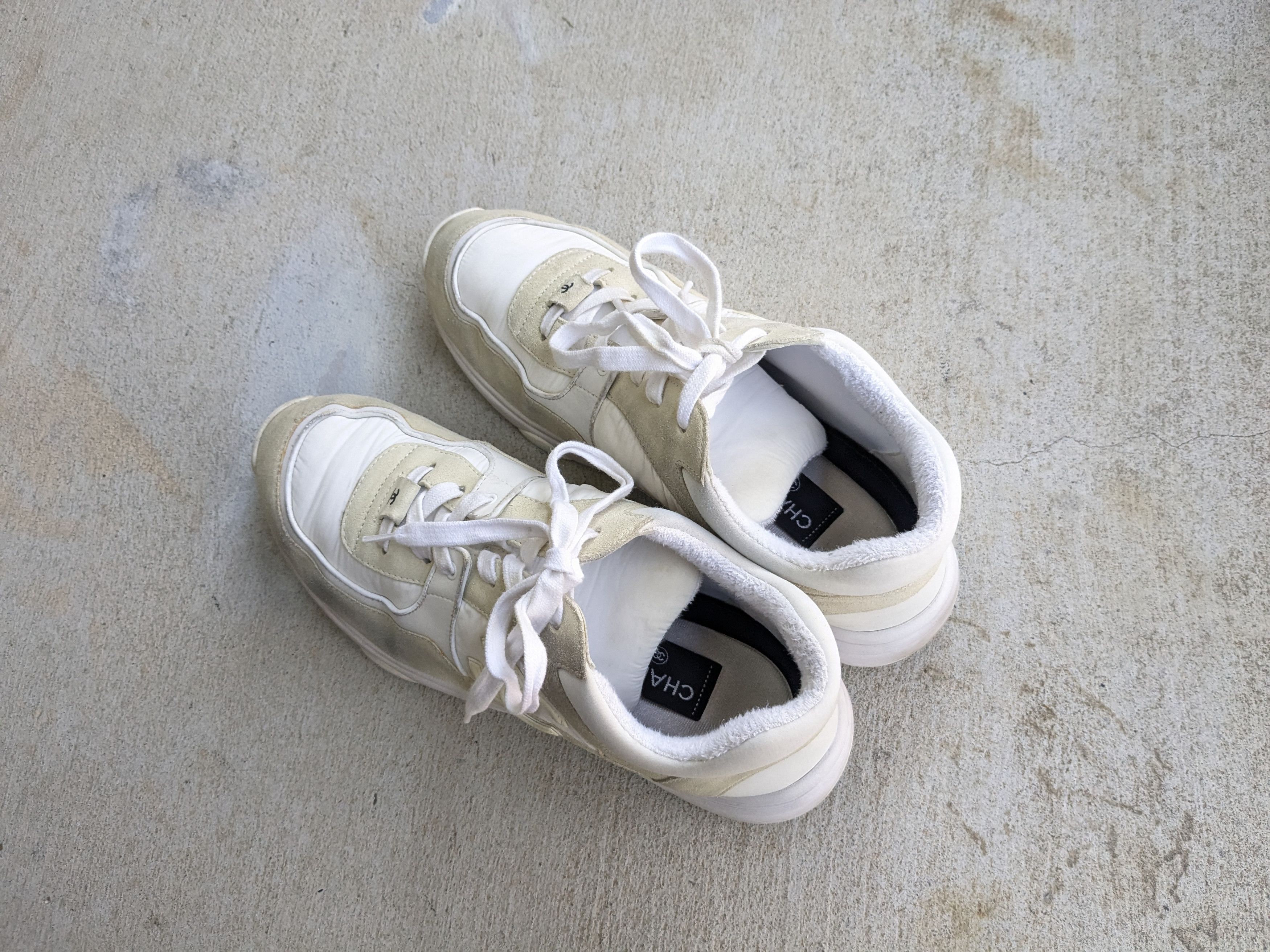 Chanel Chanel CC Logo Runners Sneakers White Cream 9 42 Suede Size US 9 / EU 42 - 10 Thumbnail