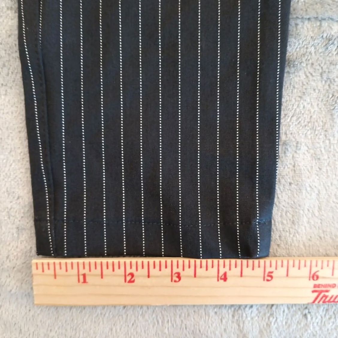 Old Navy Old Navy Pants Women Size 4 Gray Striped Ankle 28x28.5 Cotton Blend Pockets Straight 28.5 Inseam 8.5-10.5 Rise Regular Front Zip Vintage: No Size 27" / US 4 / IT 40 - 6 Thumbnail
