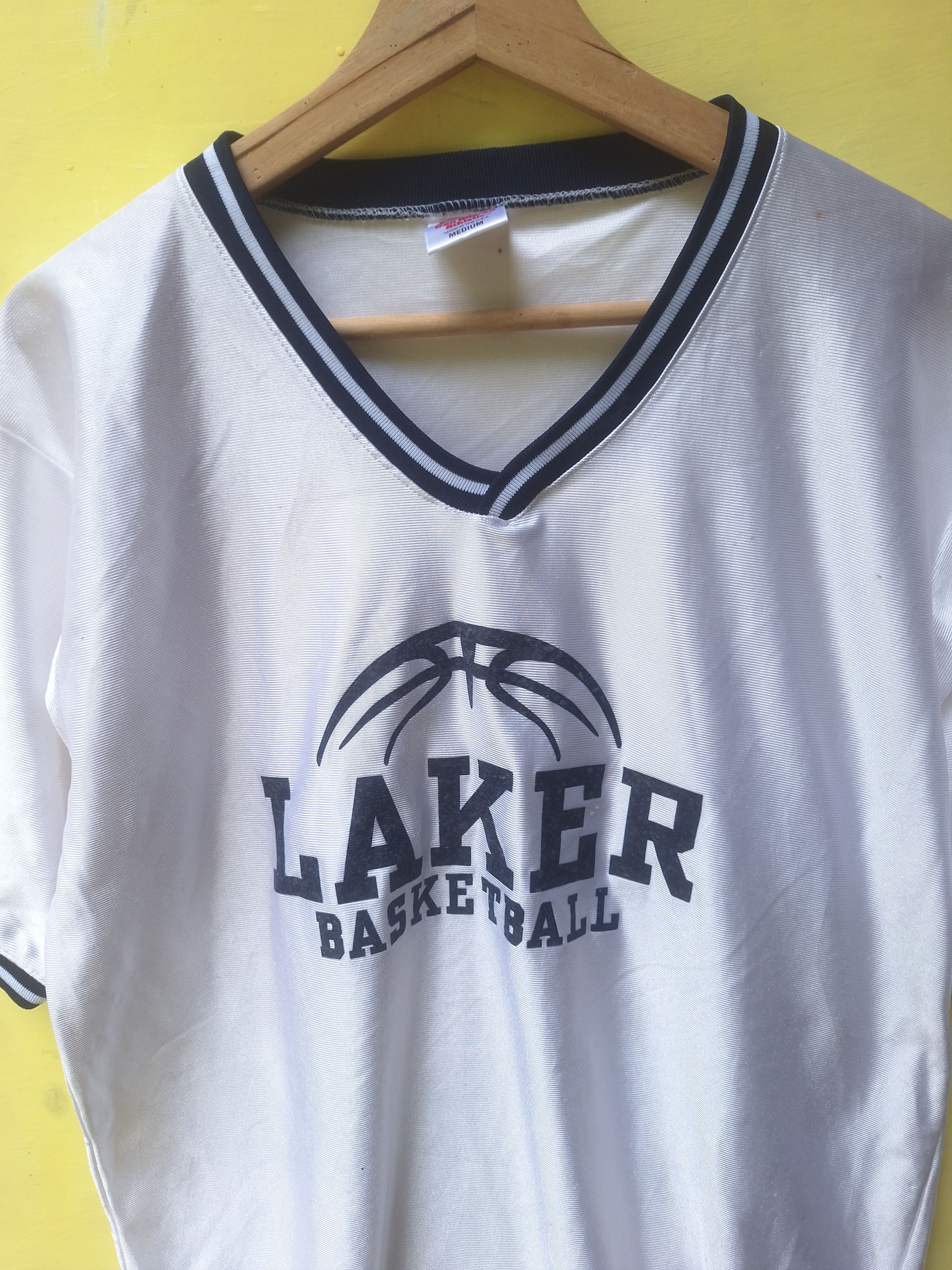 NBA × Vintage Vintage L A Lakers Jersey Tee Shirt Made in Usa Size US M / EU 48-50 / 2 - 3 Thumbnail