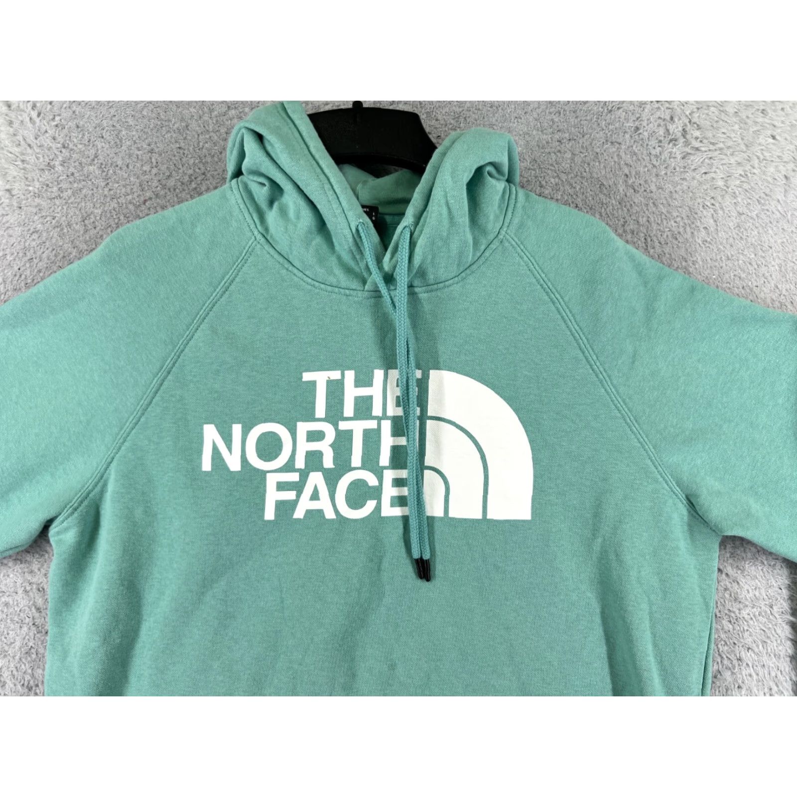 The North Face VINTAGE The North Face Hoodie Shirt Womens L Green Logo Pullover with Pockets Adult Large Green Logo 90s Decade Theme Mens? Size L / US 10 / IT 46 - 4 Thumbnail