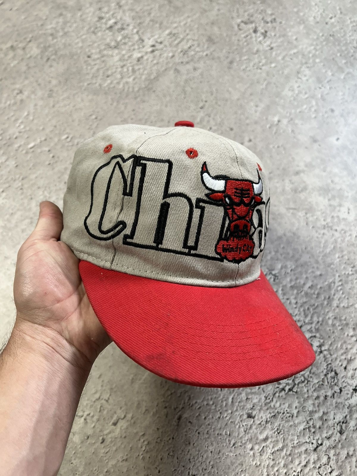 NBA × Sports Specialties × Vintage Vintage Chicago Bulls Big Logo Snapback hat Cap Size ONE SIZE - 4 Thumbnail