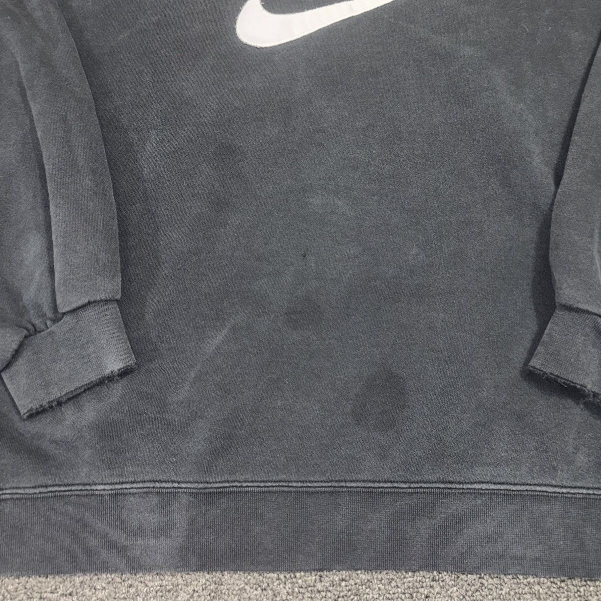 Nike Vintage Nike Swoosh Crewneck Center Logo Distressed Faded XL Size US XL / EU 56 / 4 - 3 Thumbnail