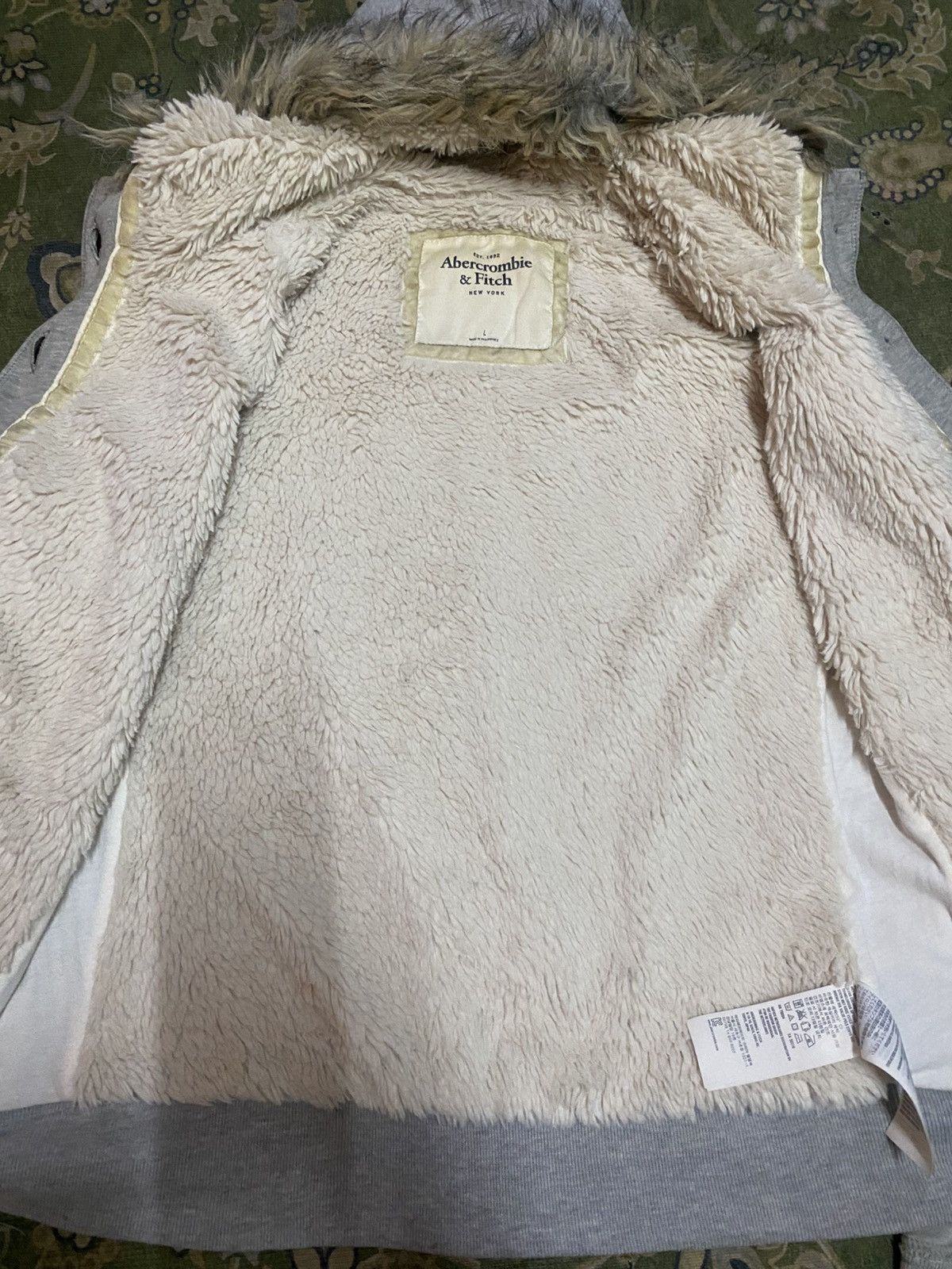 Abercrombie & Fitch Abercrombie &fitch Faux Fur Hoodie Button Size US L / EU 52-54 / 3 - 3 Thumbnail