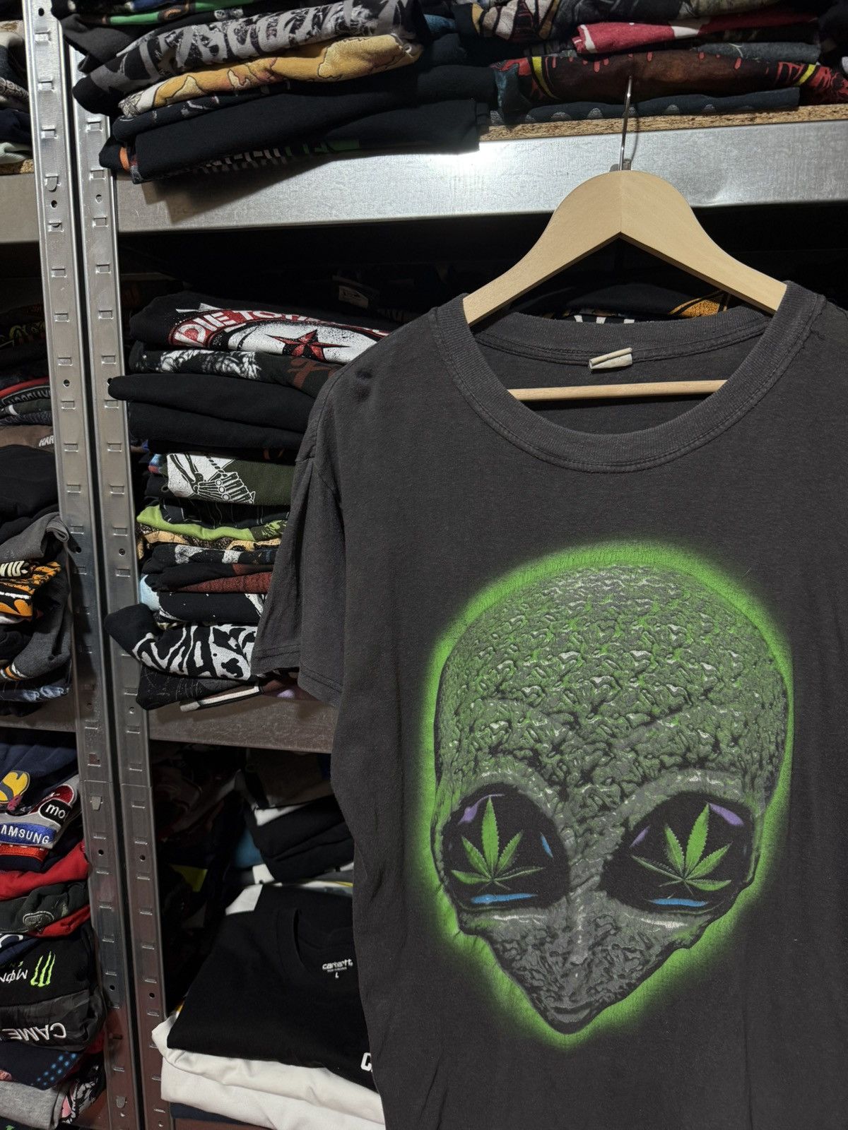 Vintage Vintage 1990’s Alien Marijuana Eyes Drug T-Shirt Y2K Hype Size US XL / EU 56 / 4 - 3 Thumbnail