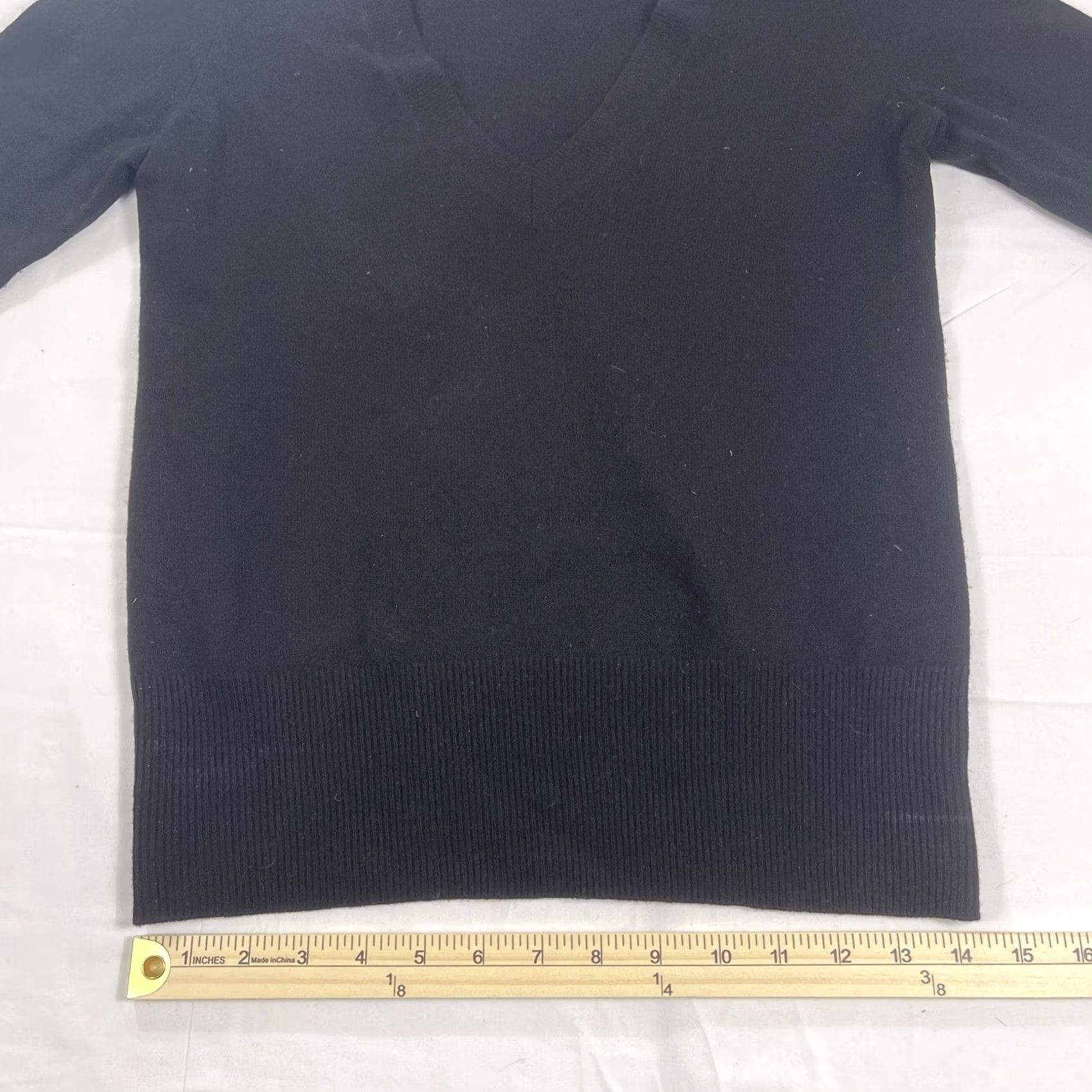 Banana Republic Banana Republic Women's S Sweater V-Neck Black 100% Cashmere Wool Blend Long Sleeve Pullover Shirt? Size S / US 4 / IT 40 - 7 Thumbnail