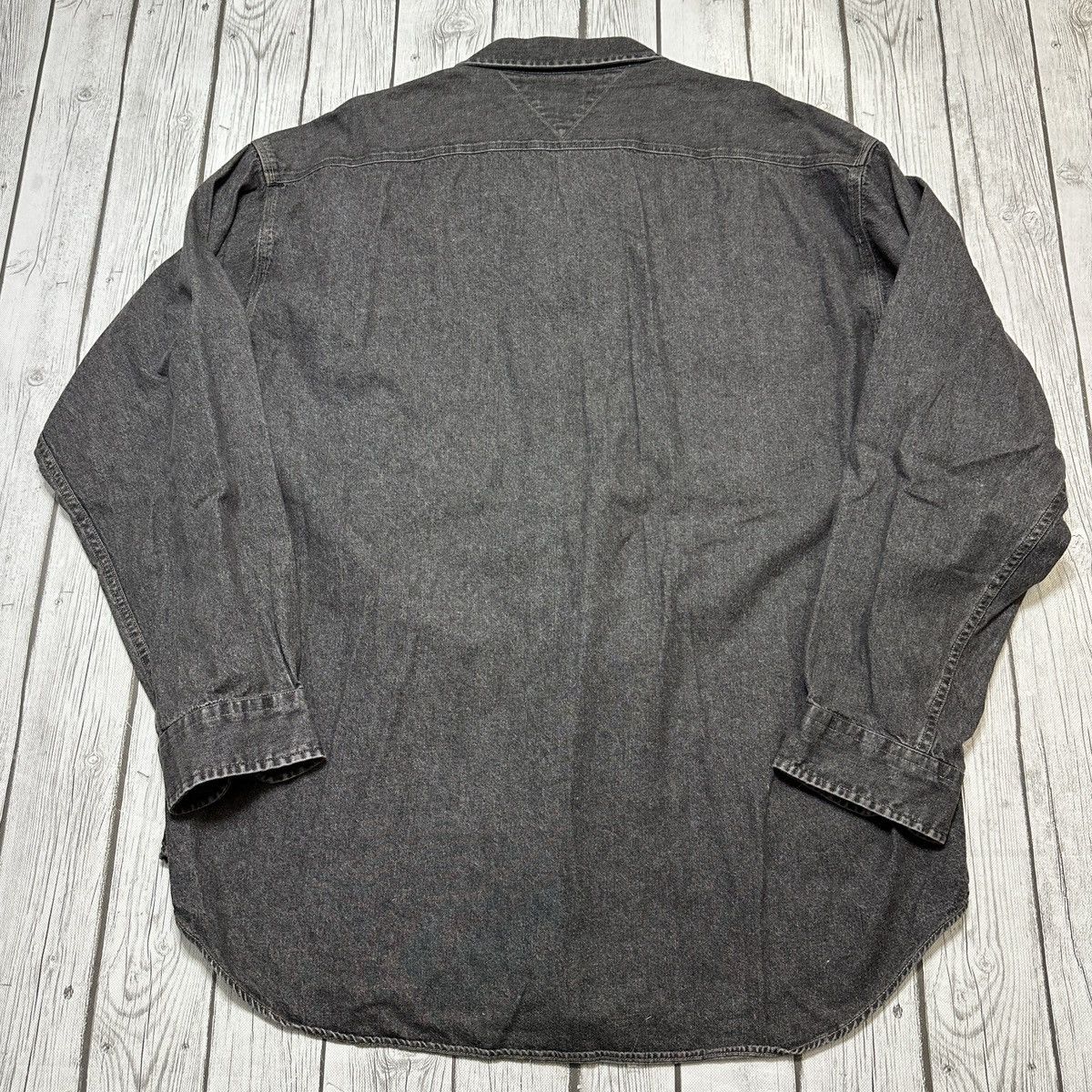 Tommy Hilfiger × Vintage Vintage Tommy Hilfiger denim shirt Size US XL / EU 56 / 4 - 2 Thumbnail