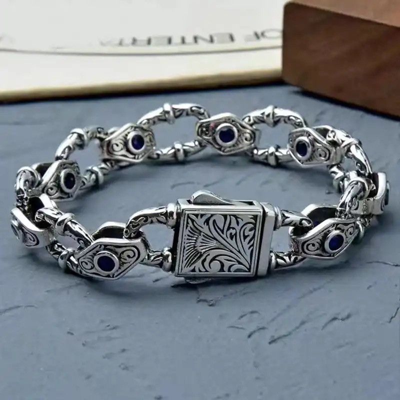 Jewelry × Vintage Cuff Bracelet Retro Embossed Arabesque Locomotive Size ONE SIZE - 3 Thumbnail