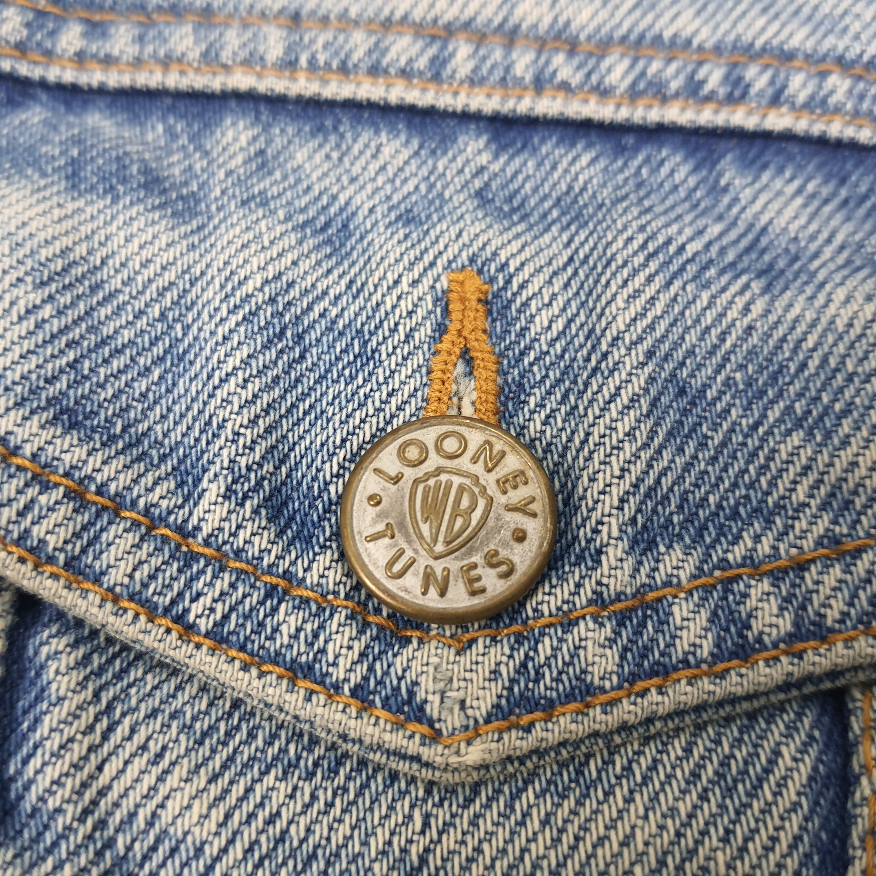 Vintage × Warner Bros Vintage Warner Bros. Studio Embroidered Denim Jeans Jacket Size US L / EU 52-54 / 3 - 7 Thumbnail