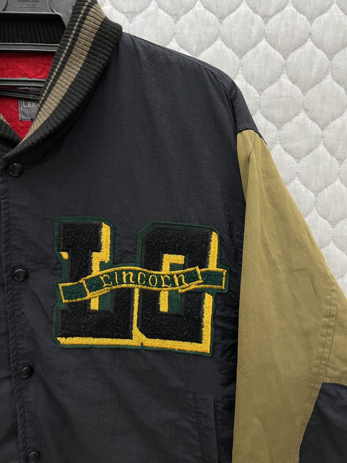 Hypebeast × Vintage 🔥🔥🔥STEALS LINCOLN NO SIDE SPELL OUT VARSITY JACKET Size US M / EU 48-50 / 2 - 7 Thumbnail