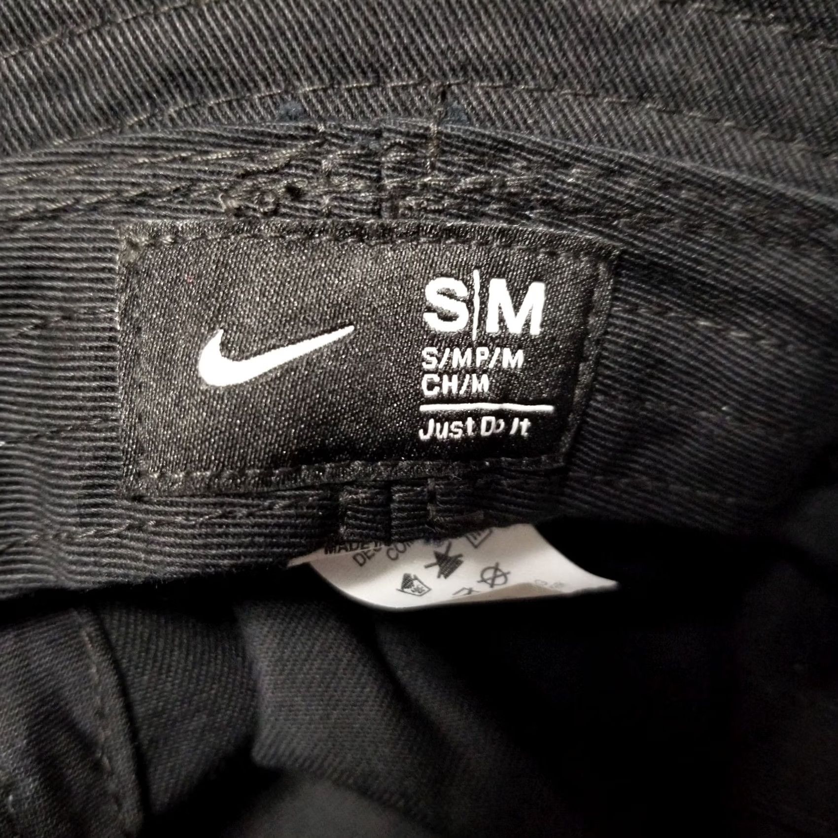 Nike Nike Unisex Sportswear Futura Core Triple Black Bucket Hat S/M CK5324-010 Size ONE SIZE - 4 Thumbnail