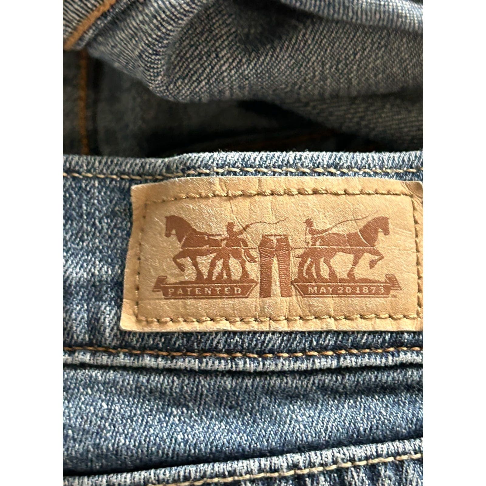 Levi's Levi's 515 Jeans Women Bootcut Mid Rise Medium Wash Denim 10 30x30 Size 32" / US 10 / IT 46 - 7 Thumbnail