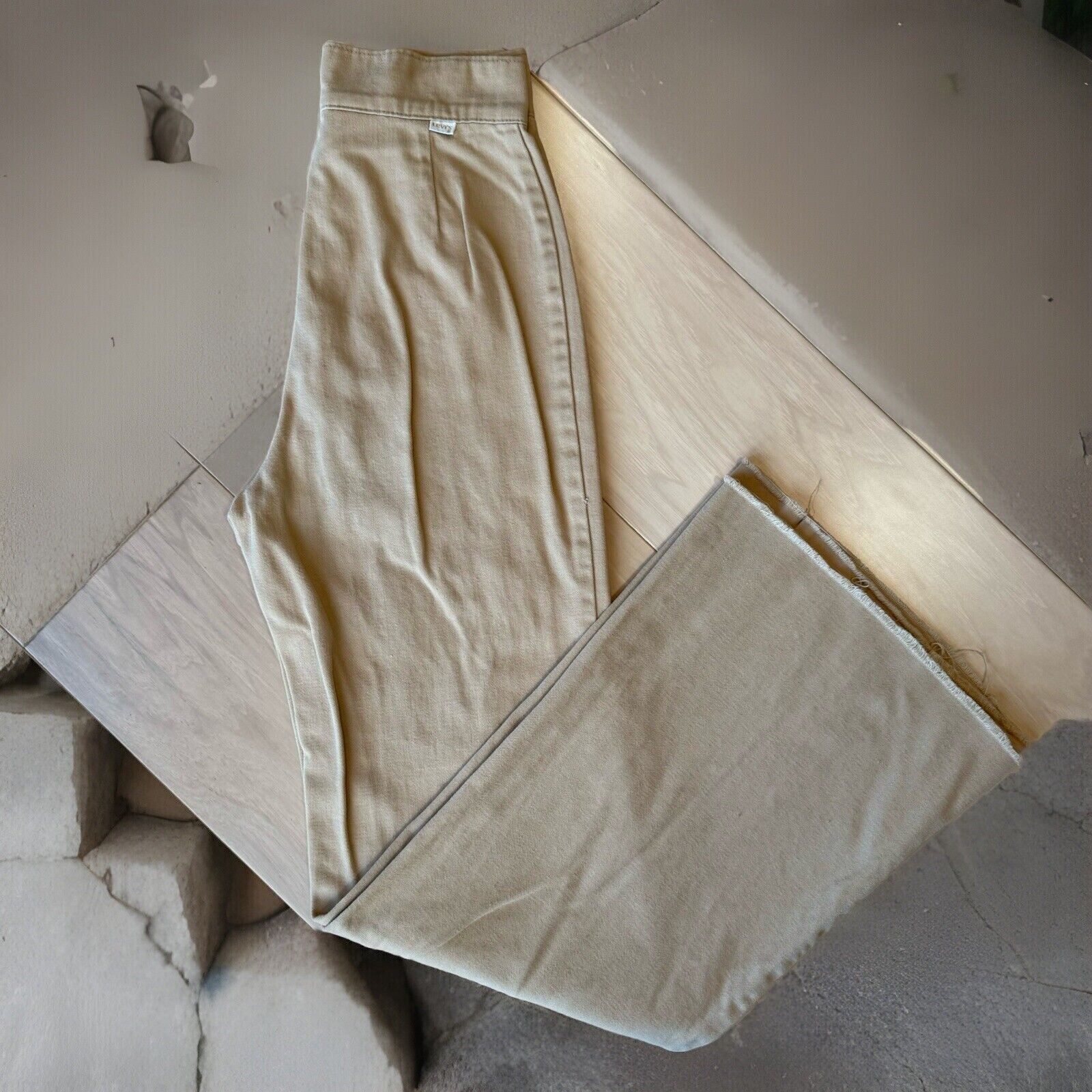 Levi's × Vintage Vintage Levis Pleated Flare Pants 24 For Women 70s Bell Size 24" / US 00 / IT 34 - 1 Thumbnail