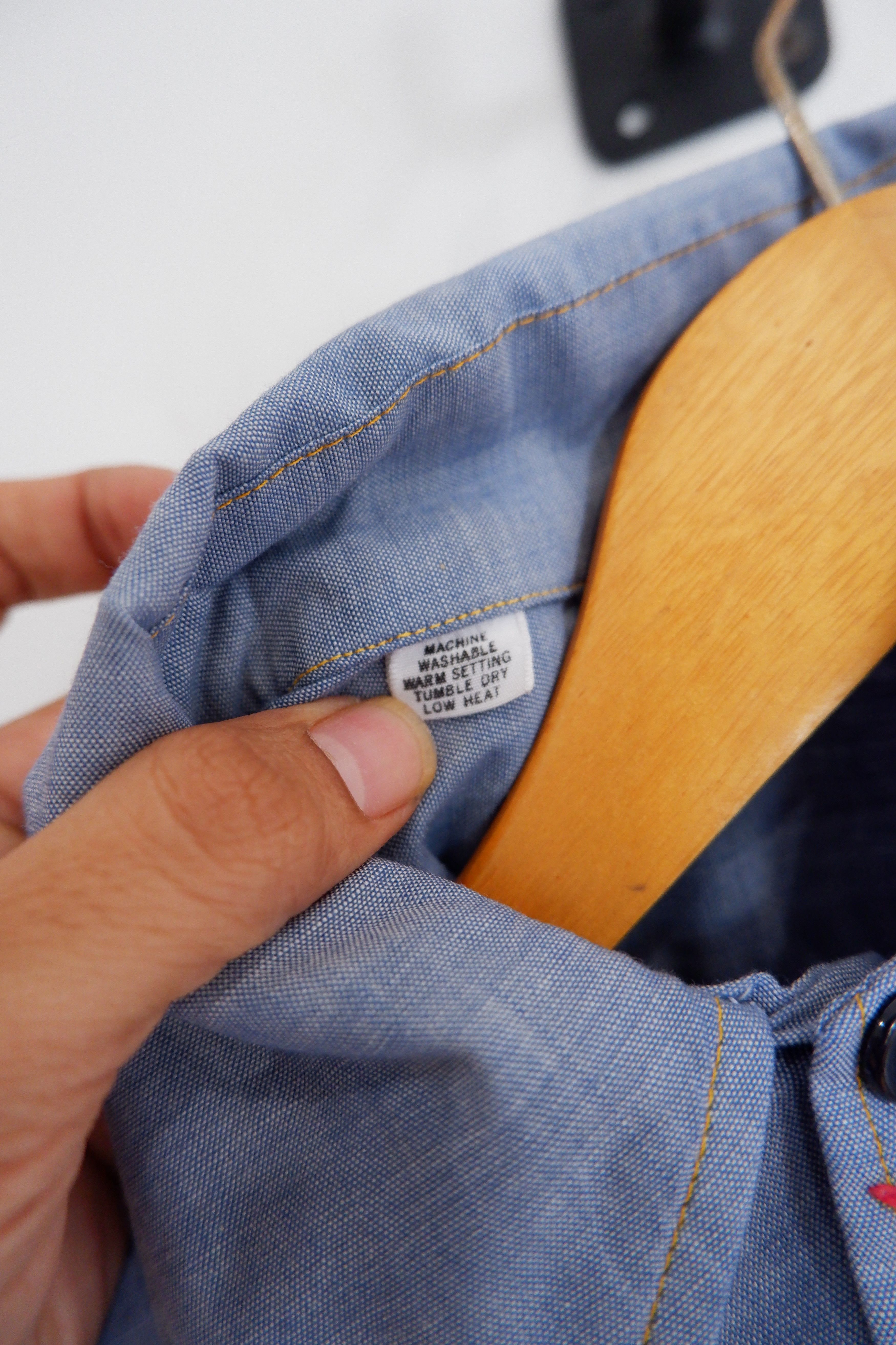 Levi's Vintage Clothing Vintage 1980 LEVI'S Hand Stitch Embroidered Chambray Shirts Size US S / EU 44-46 / 1 - 8 Thumbnail
