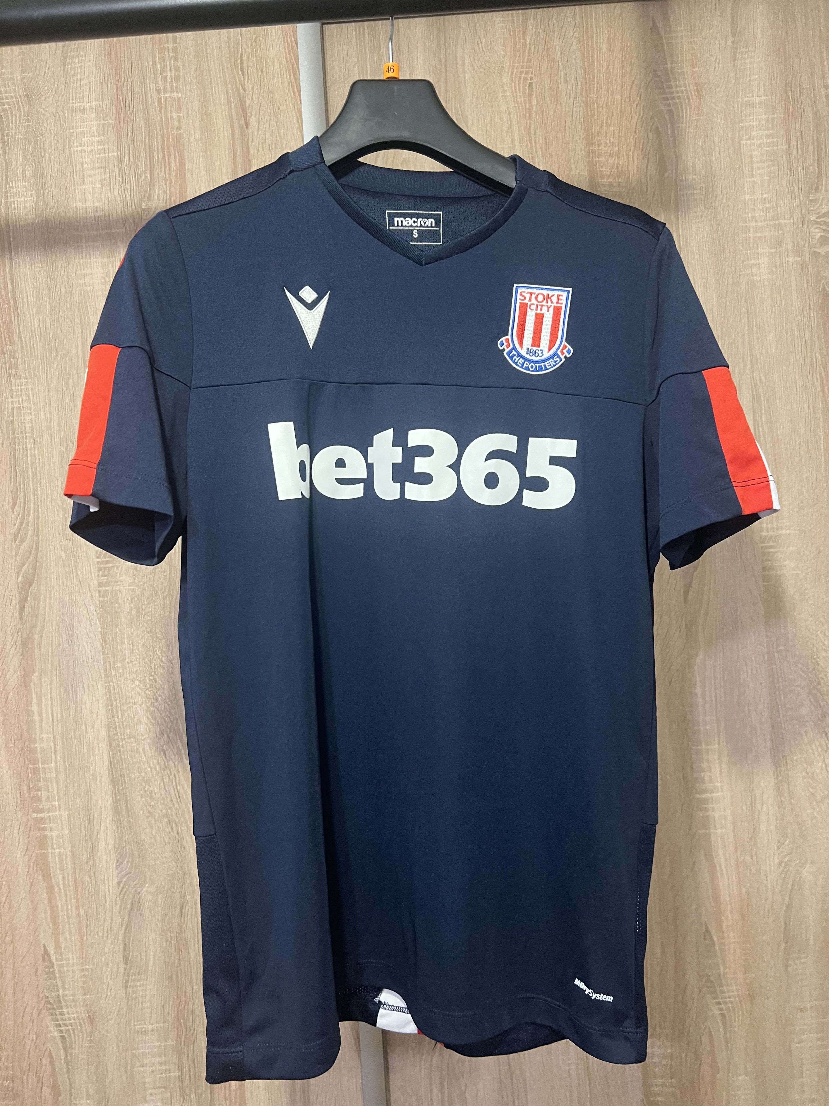 Macron STOKE CITY FOOTBALL SHIRT JERSEY TRAINING MACRON Size US S / EU 44-46 / 1 - 1 Thumbnail