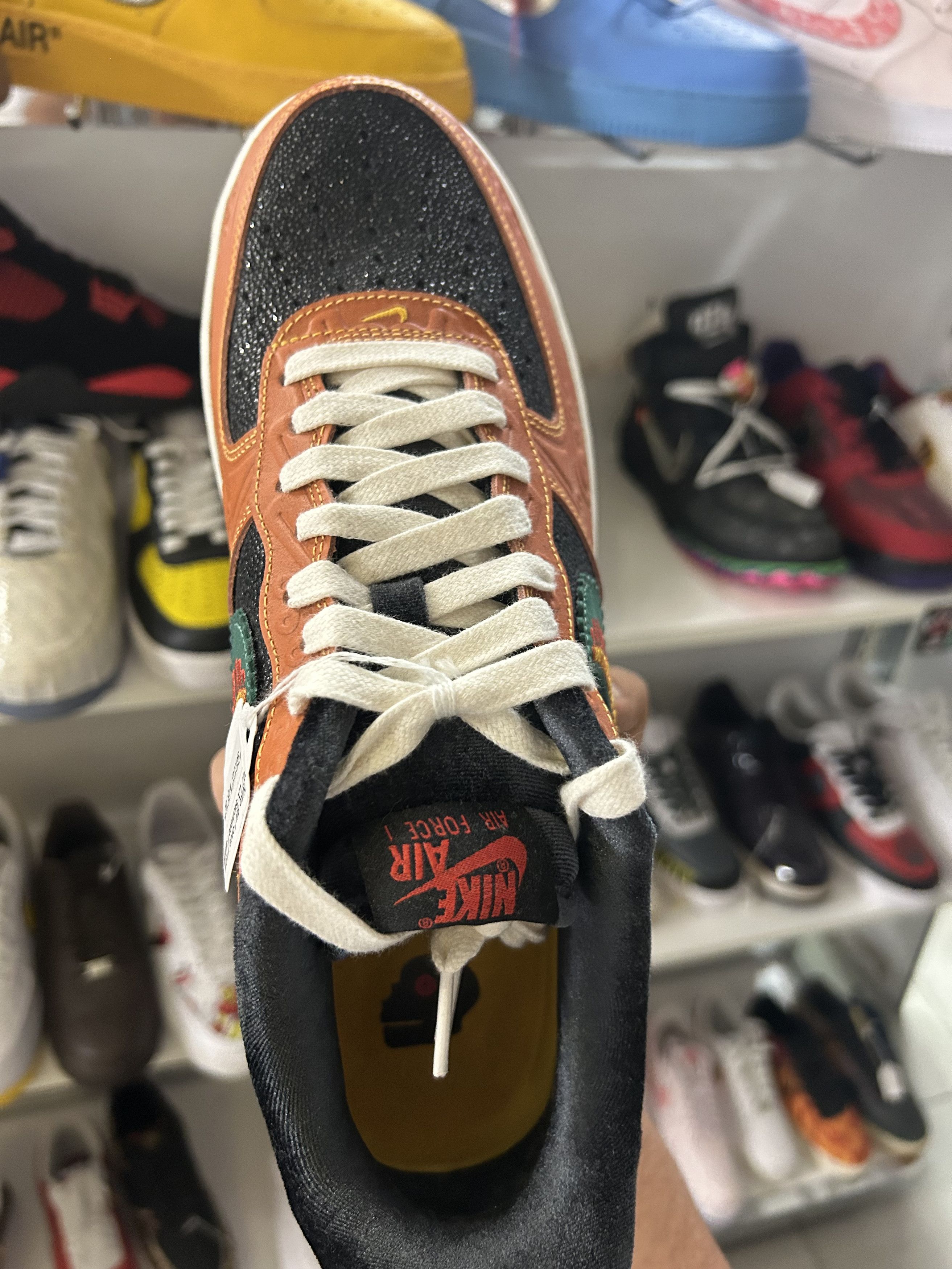 Nike Nike Air Force 1 Low 07' LX Siempre Familia Size US 10.5 / EU 43-44 - 4 Thumbnail