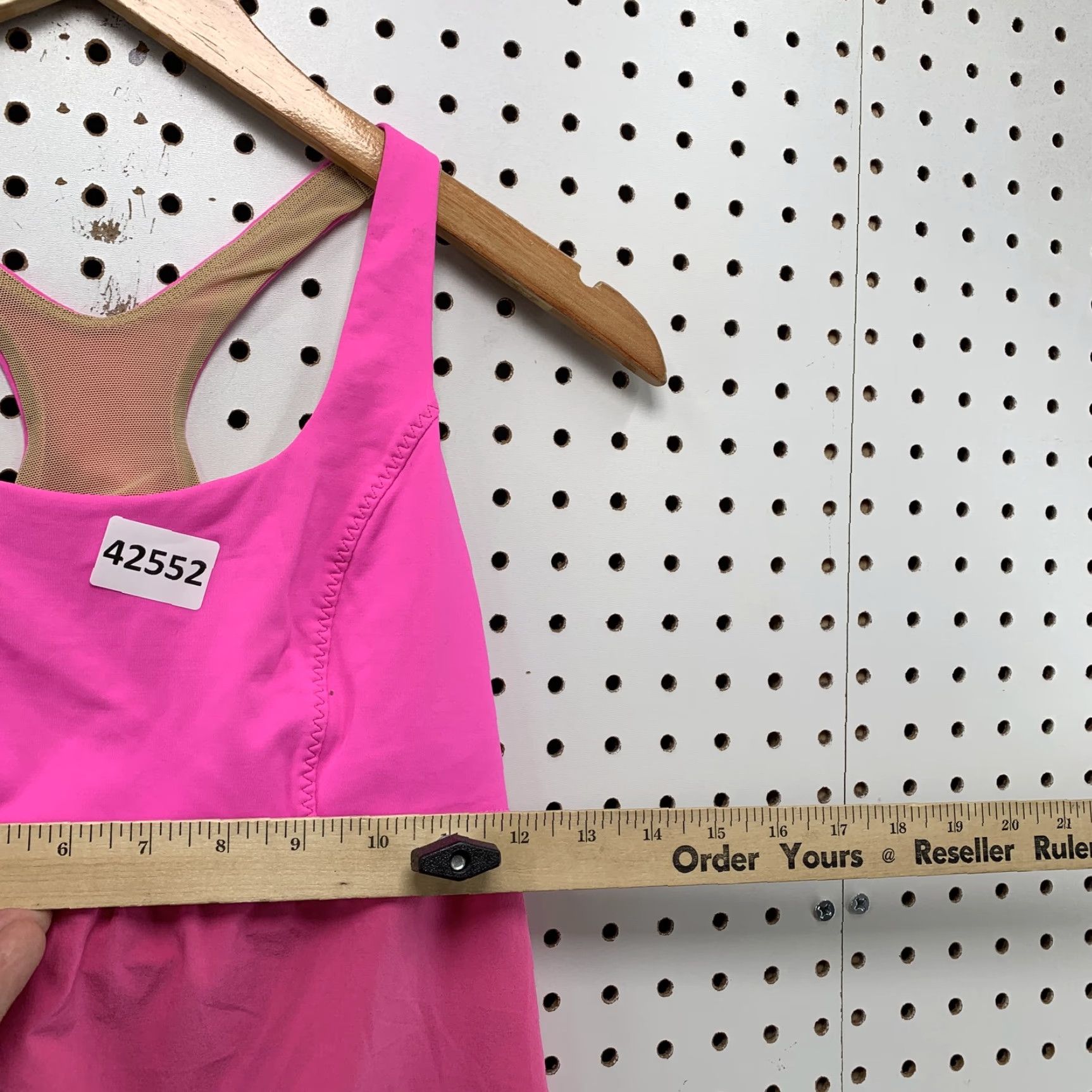 Lululemon Lululemon Tank Top Women's Size 8 Sleeveless Racerback Pink Yoga Activewear 8 Women Size M / US 6-8 / IT 42-44 - 2 Thumbnail