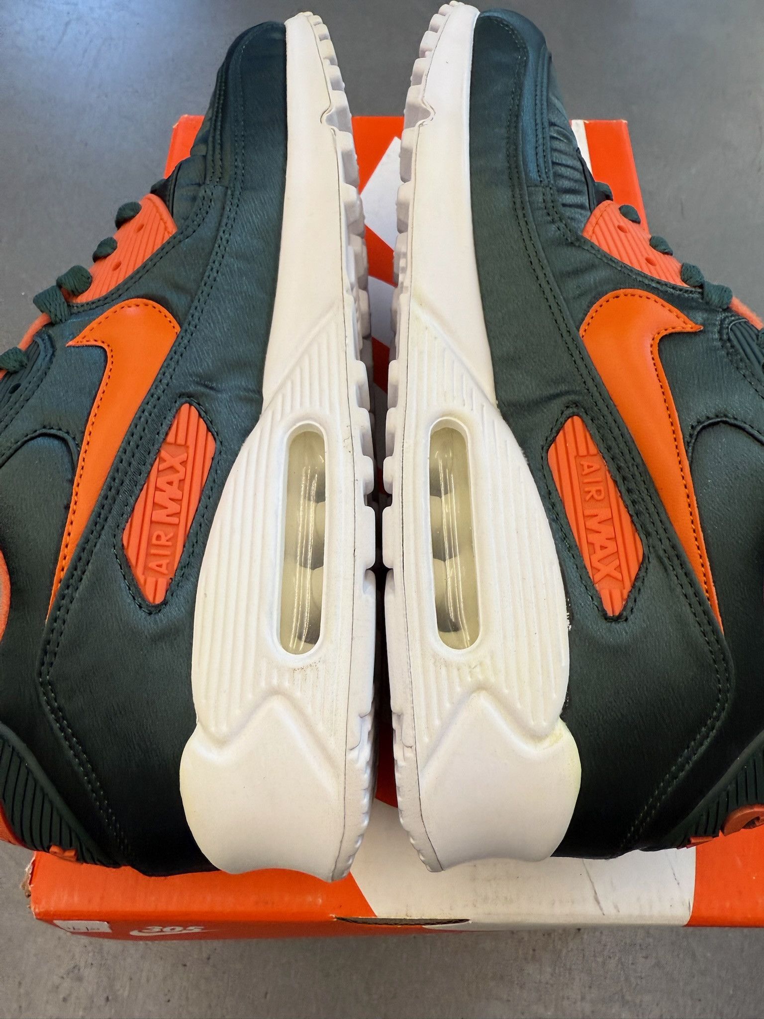 Nike 2020 Unknwn Nike Air Max 90 305 Size US 10.5 / EU 43-44 - 3 Thumbnail