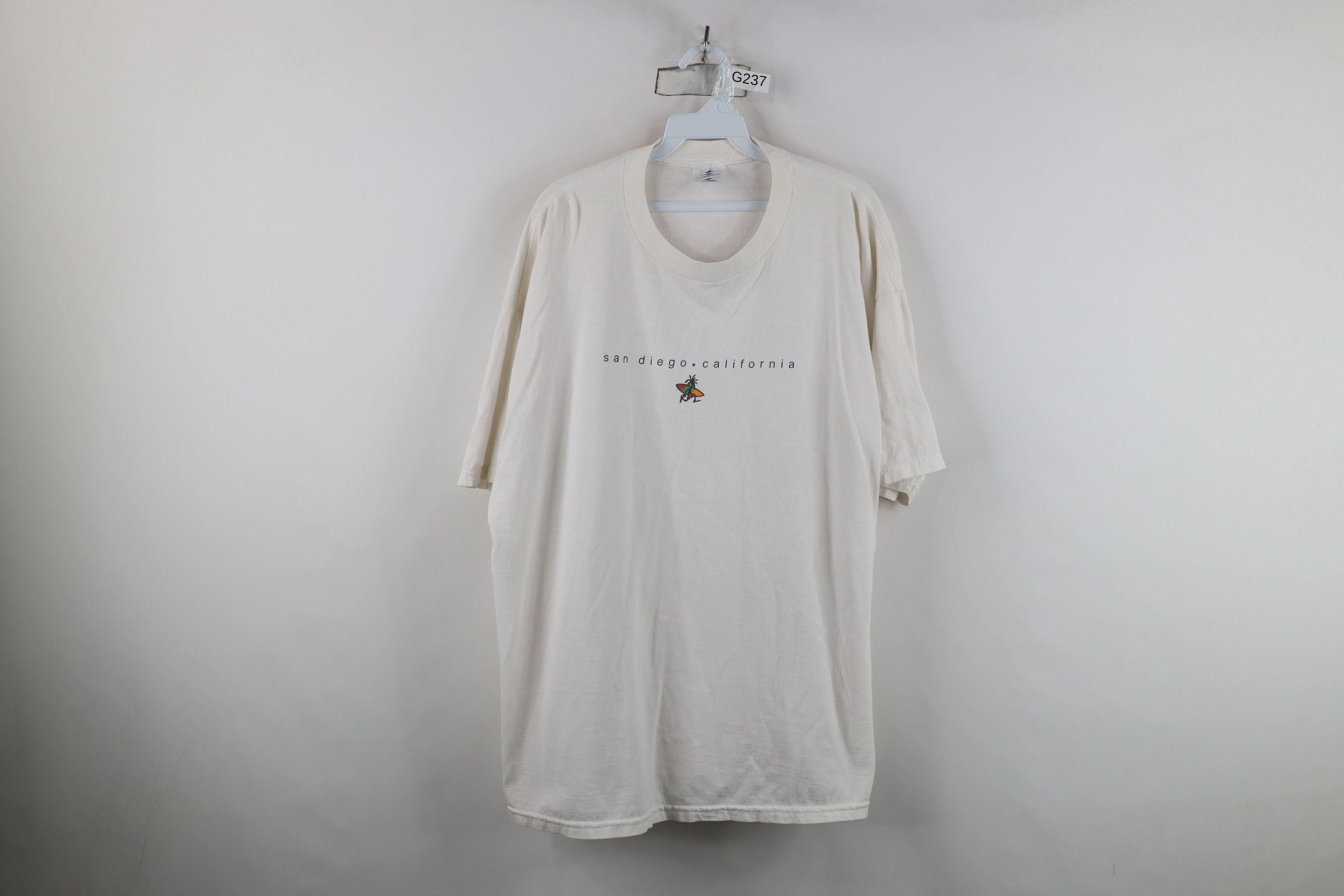 Vintage Vintage 90s Streetwear San Diego California Surfing T-Shirt Size US XL / EU 56 / 4 - 1 Thumbnail