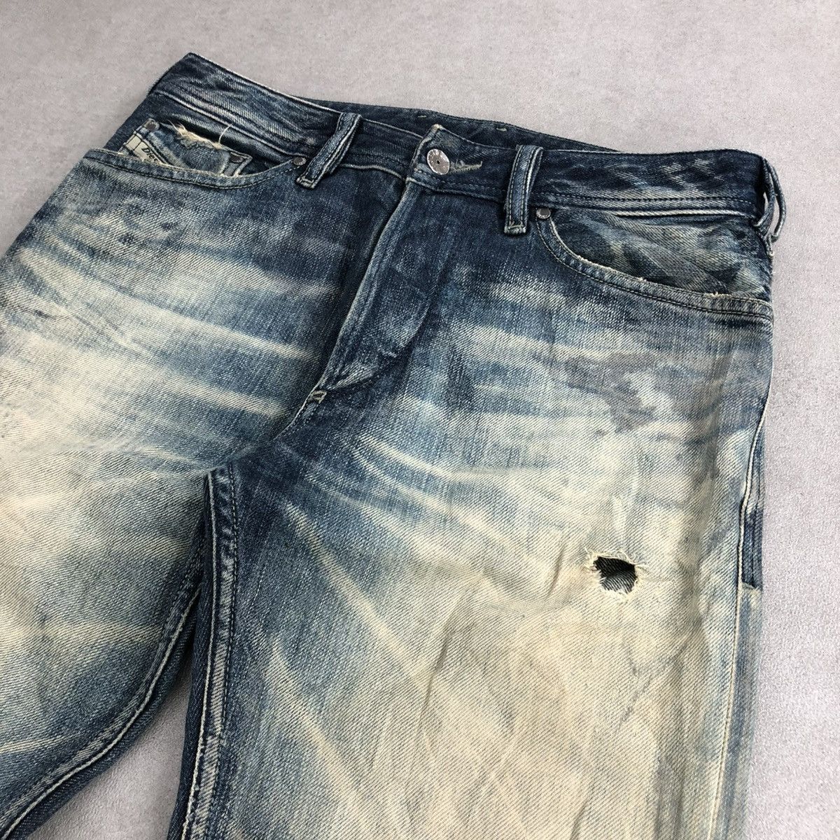 Diesel × If Six Was Nine × Le Grande Bleu (L.G.B.) 🇮🇹 2000s Diesel Industry Koolter Distressed Faded Jeans Size US 29 - 4 Thumbnail