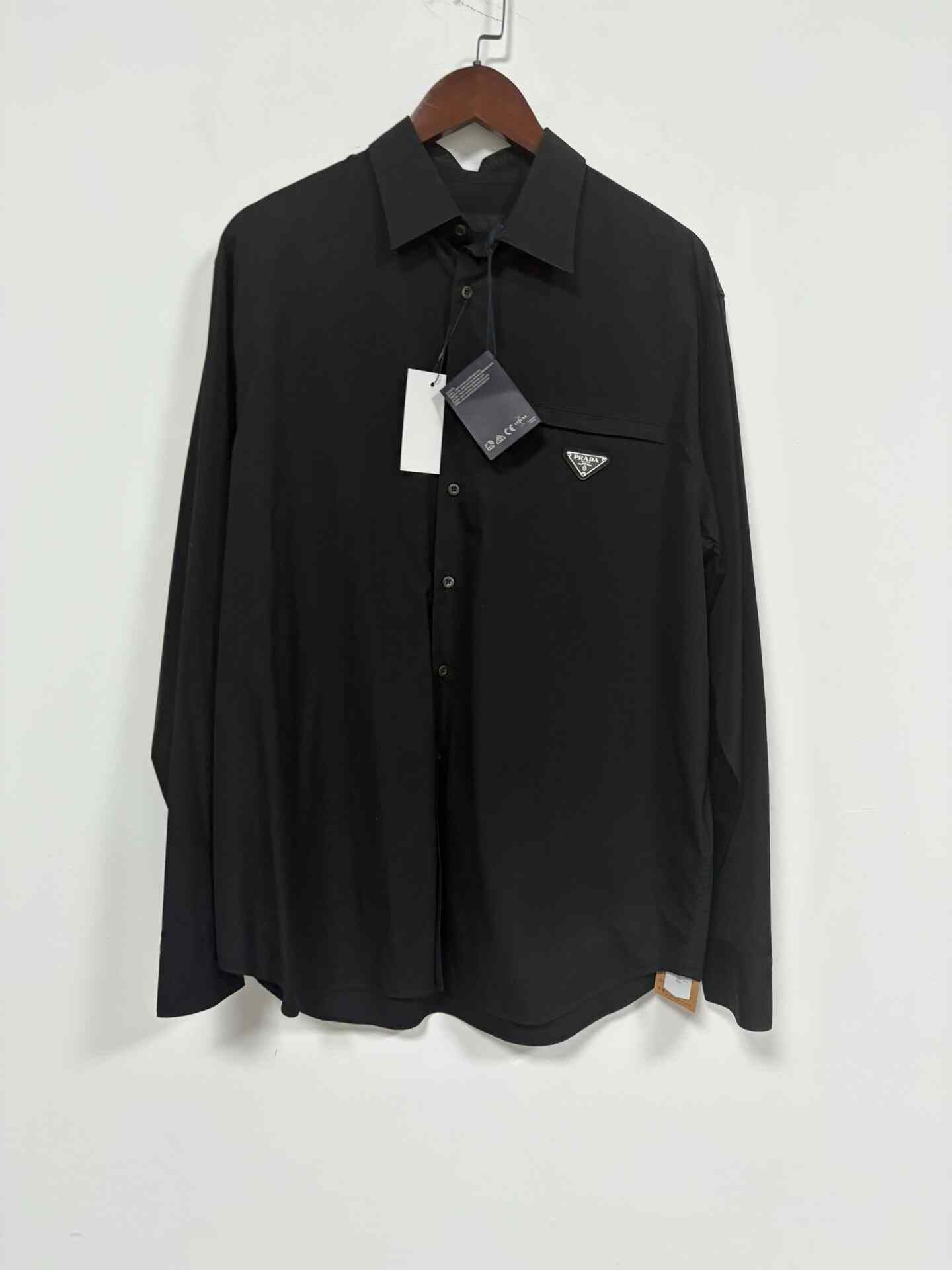 Prada Prada Black Shirt L Men Size US L / EU 52-54 / 3 - 1 Thumbnail