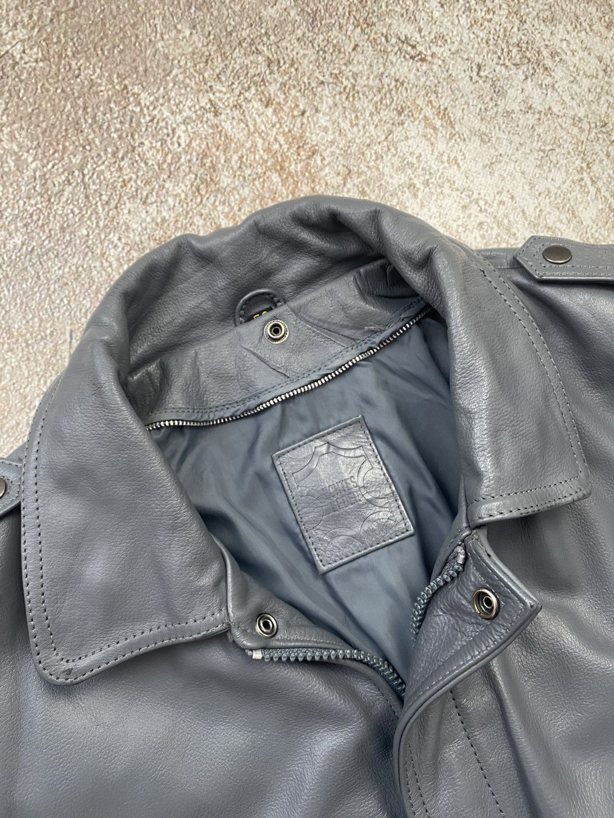 Vintage Vintage leather bomber jacket 90s boxy fit Size US L / EU 52-54 / 3 - 6 Thumbnail