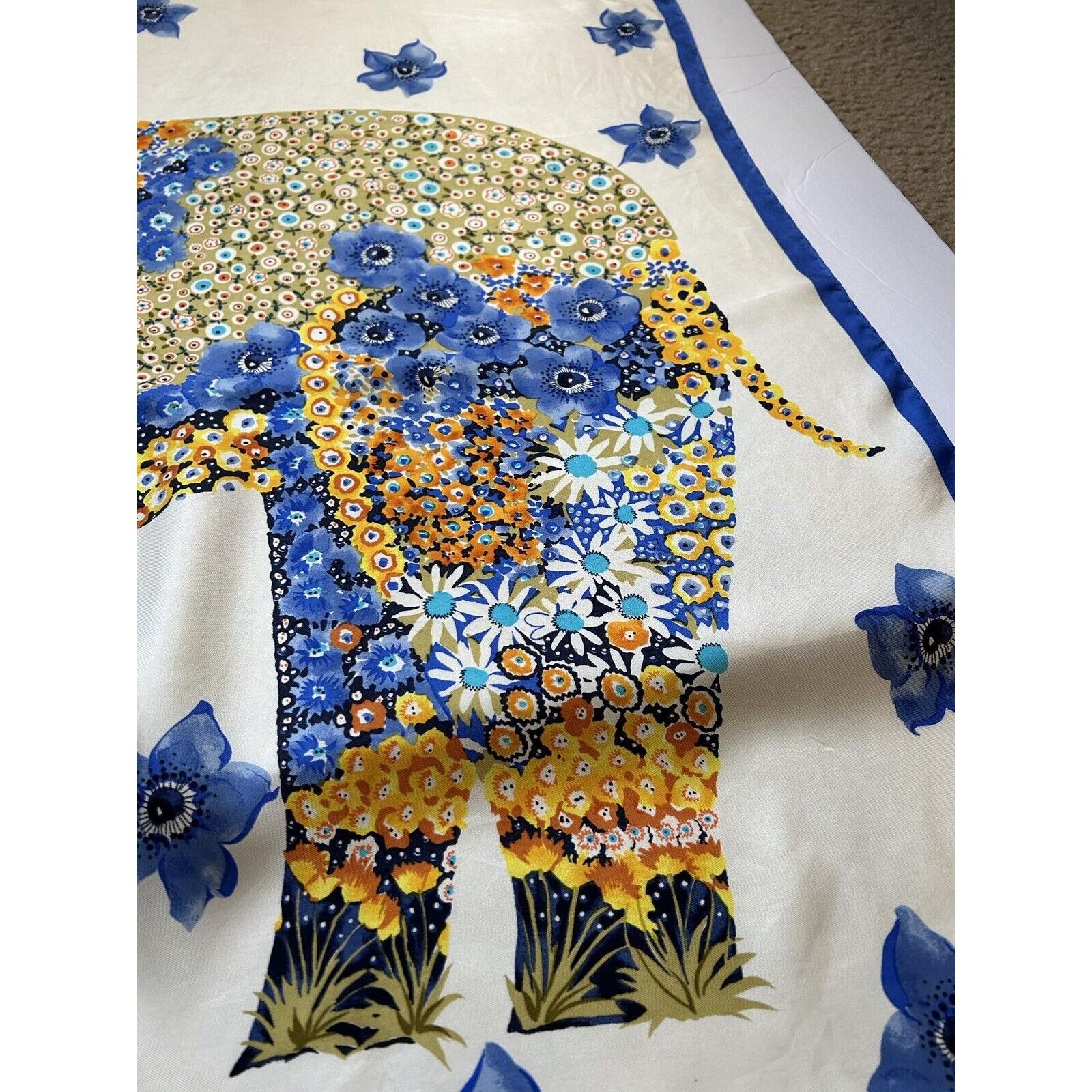 Salvatore Ferragamo SALVATORE FERRAGAMO Ivory Blue Floral Elephant Print Scarf S Size ONE SIZE - 5 Thumbnail