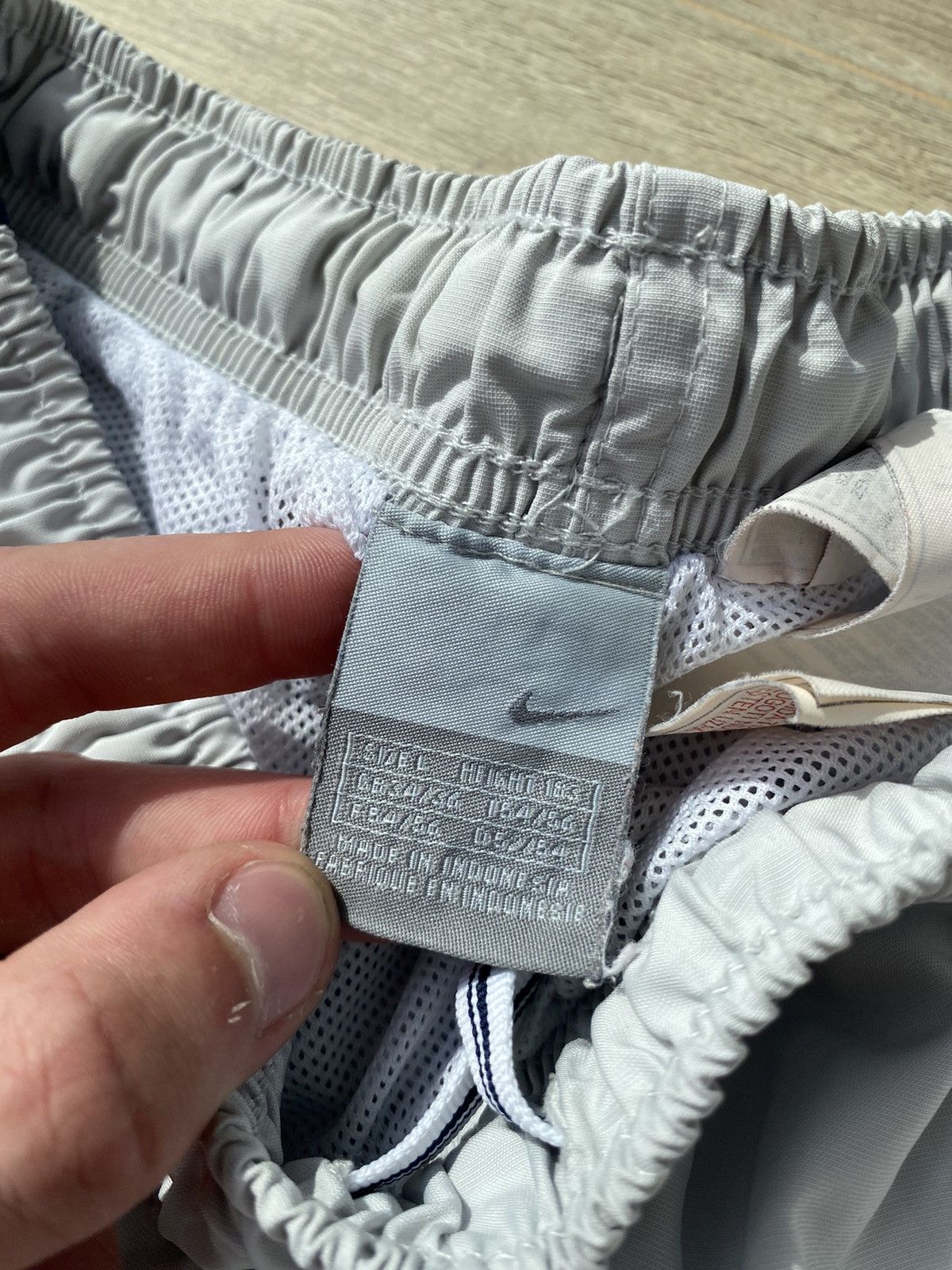 Nike Nike Vintage Nylon Shorts Size US 34 / EU 50 - 9 Thumbnail