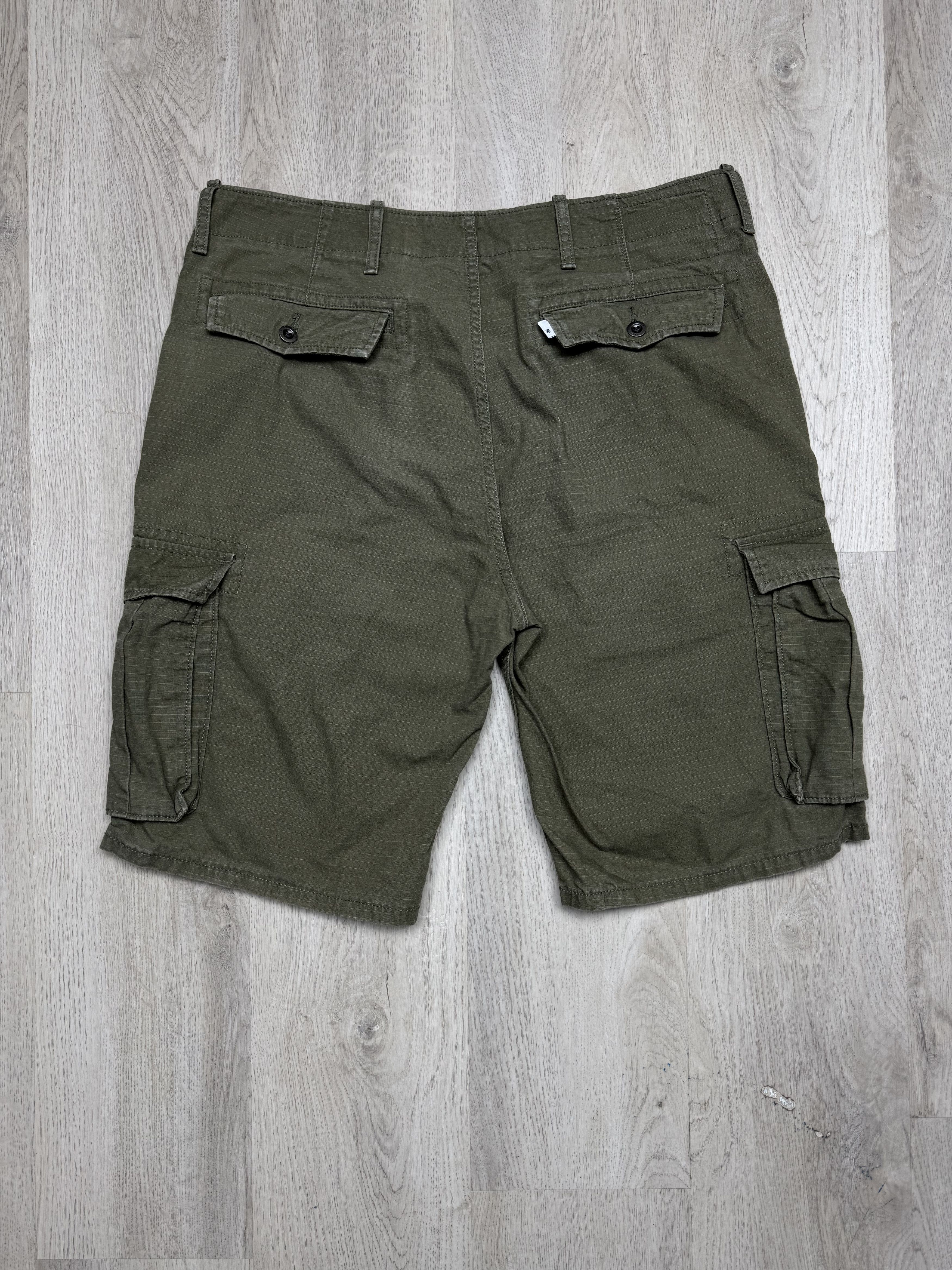 Levi's Levi's Vintage Mens Cargo Shorts Size US 36 / EU 52 - 6 Thumbnail