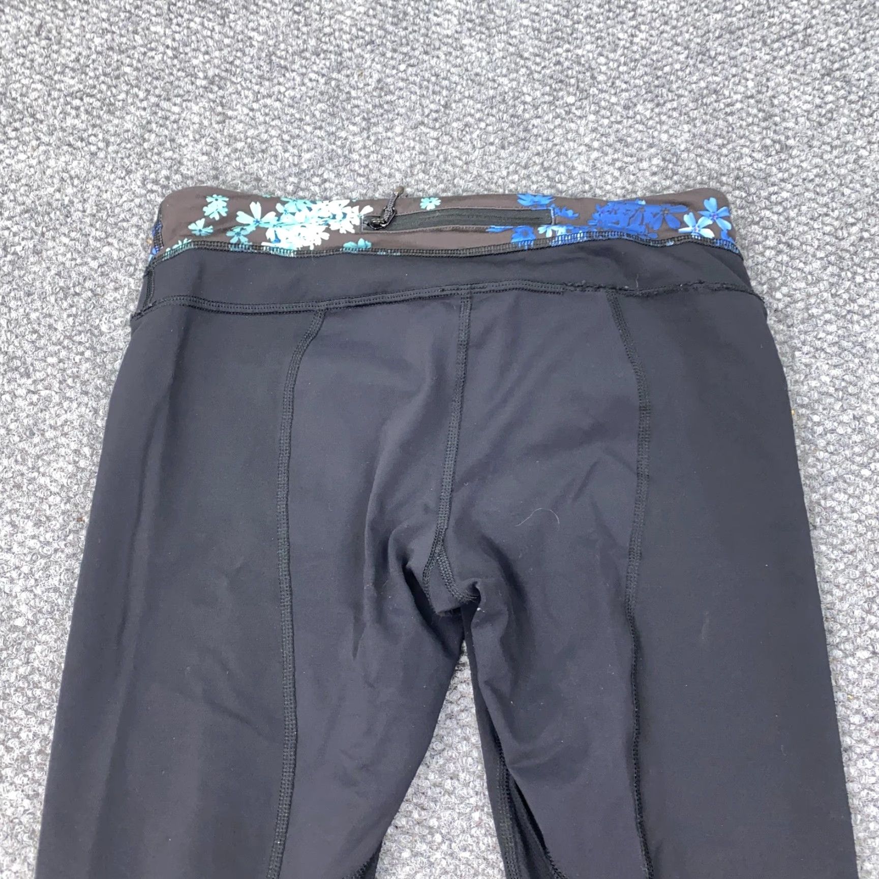 Lululemon Lululemon Run Inspire Capri Pants Womens 6 Black SoulCycle Pink Graphic Size 28" / US 6 / IT 42 - 2 Thumbnail