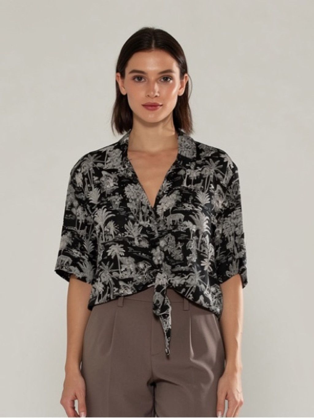 Topshop Topshop Black Jungle Toile Tie Front Crop Shirt Button Down Size L / US 10 / IT 46 - 1 Thumbnail