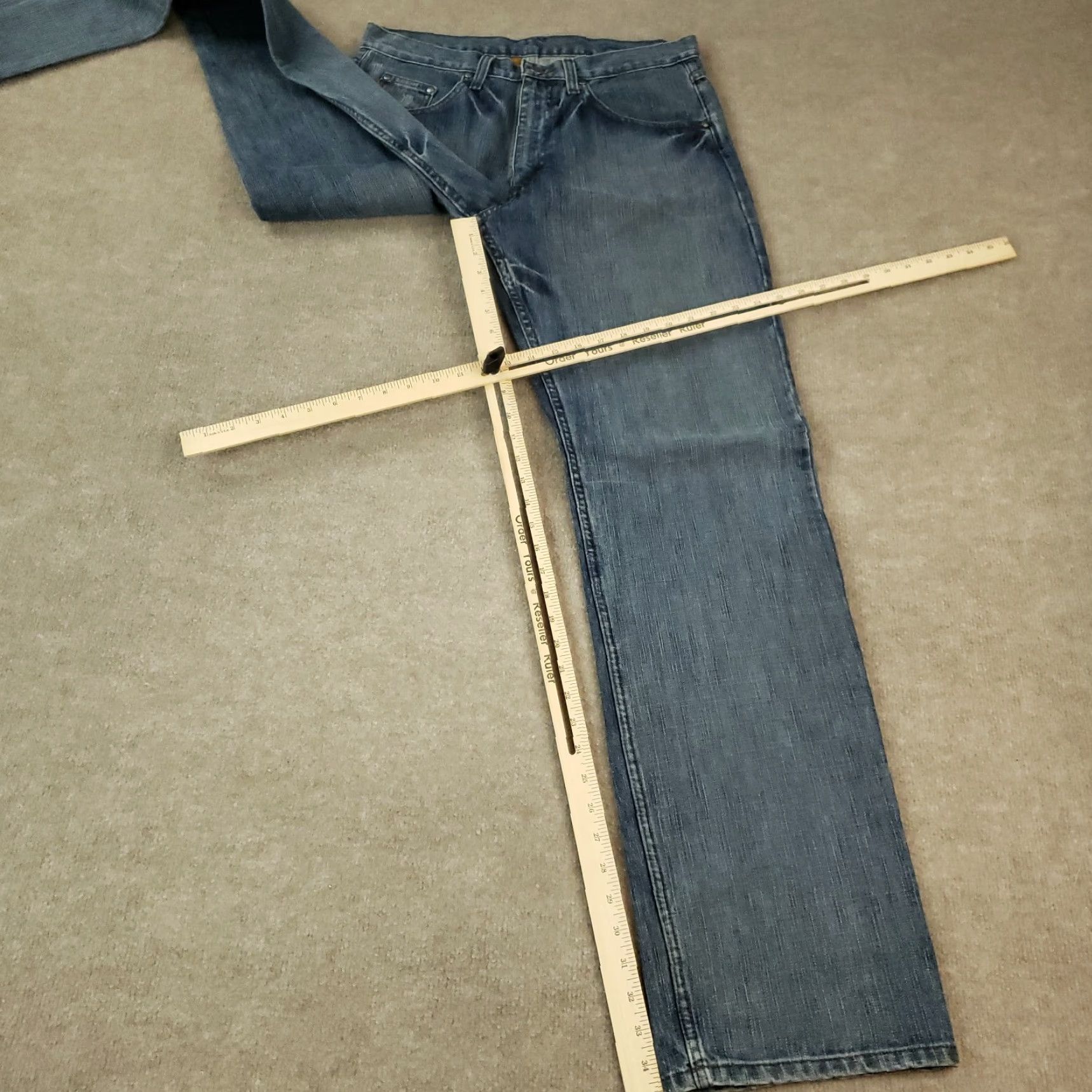Vintage Twenty X Jeans Mens 33x35 Blue Denim Straight Leg Regular Fit Cotton 5 Pocket Size US 33 - 2 Thumbnail