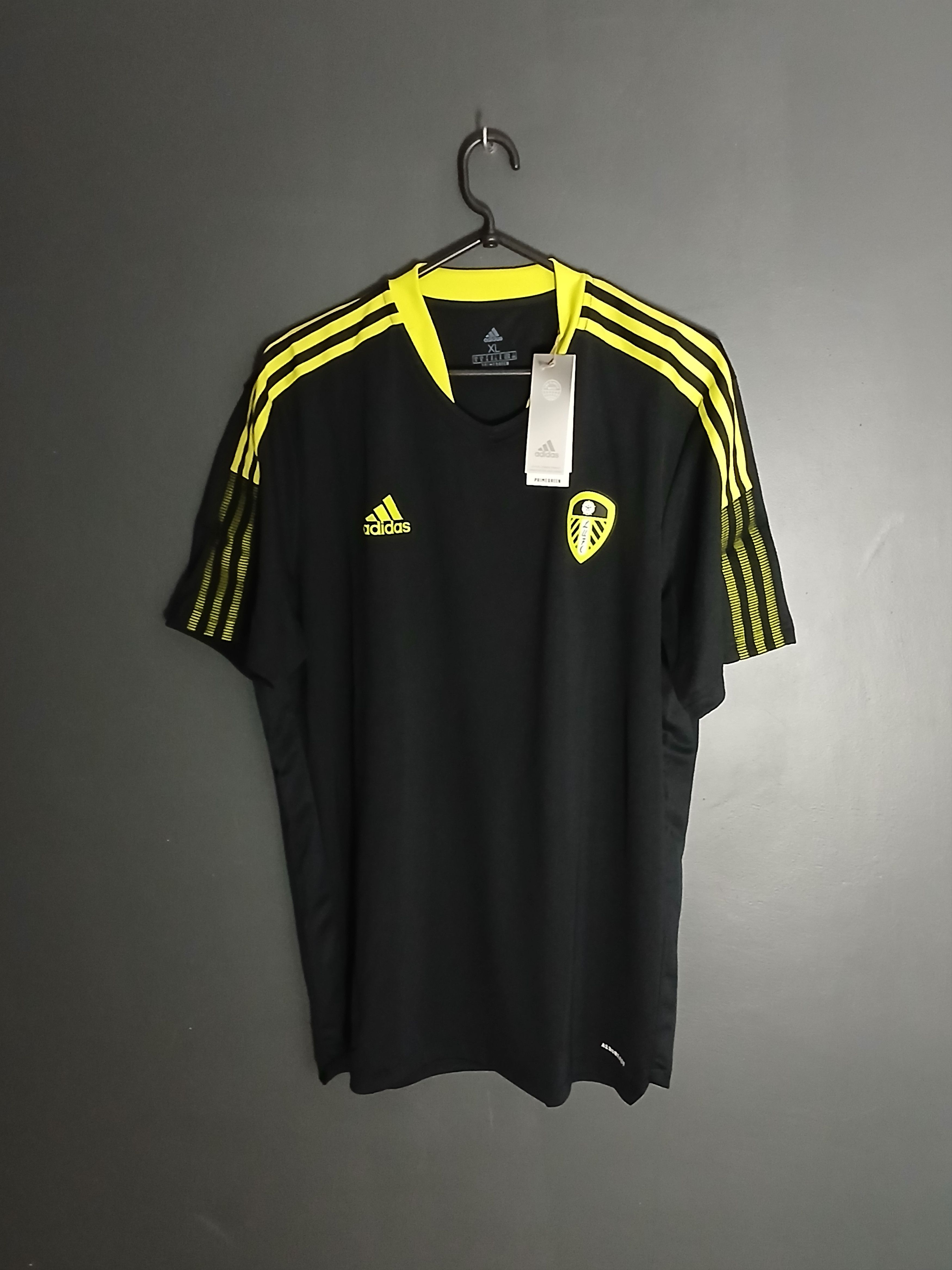 Adidas New Leeds United 21/22 Training Football Jersey T-Shirt Size US XL / EU 56 / 4 - 1 Thumbnail