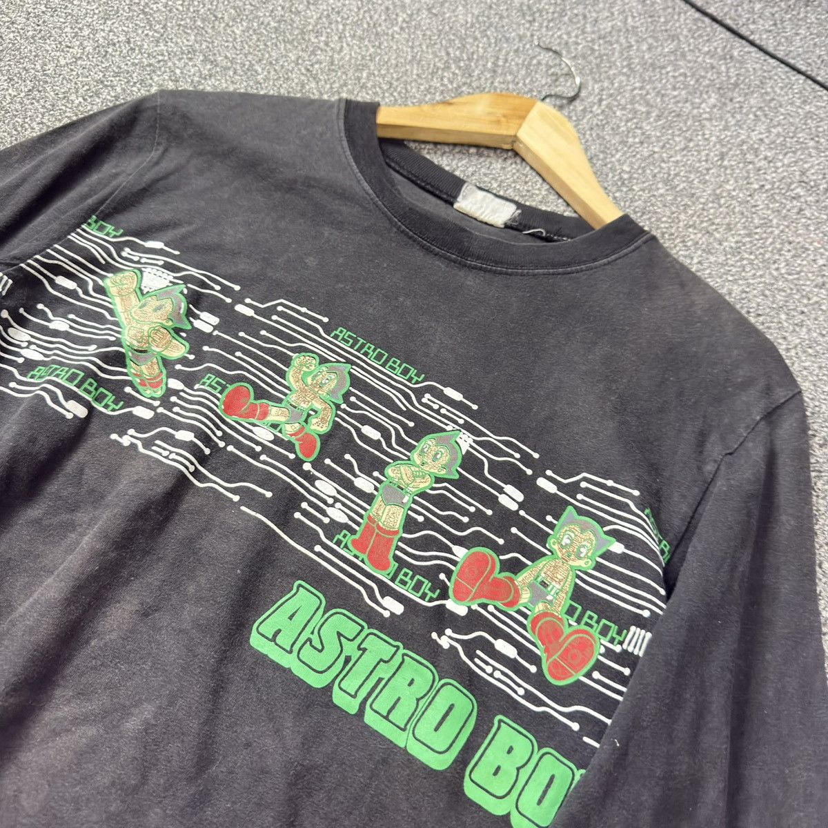 Vintage Vintage 90s Astro Boy Circuit Board Art Sun Faded Size US M / EU 48-50 / 2 - 5 Thumbnail