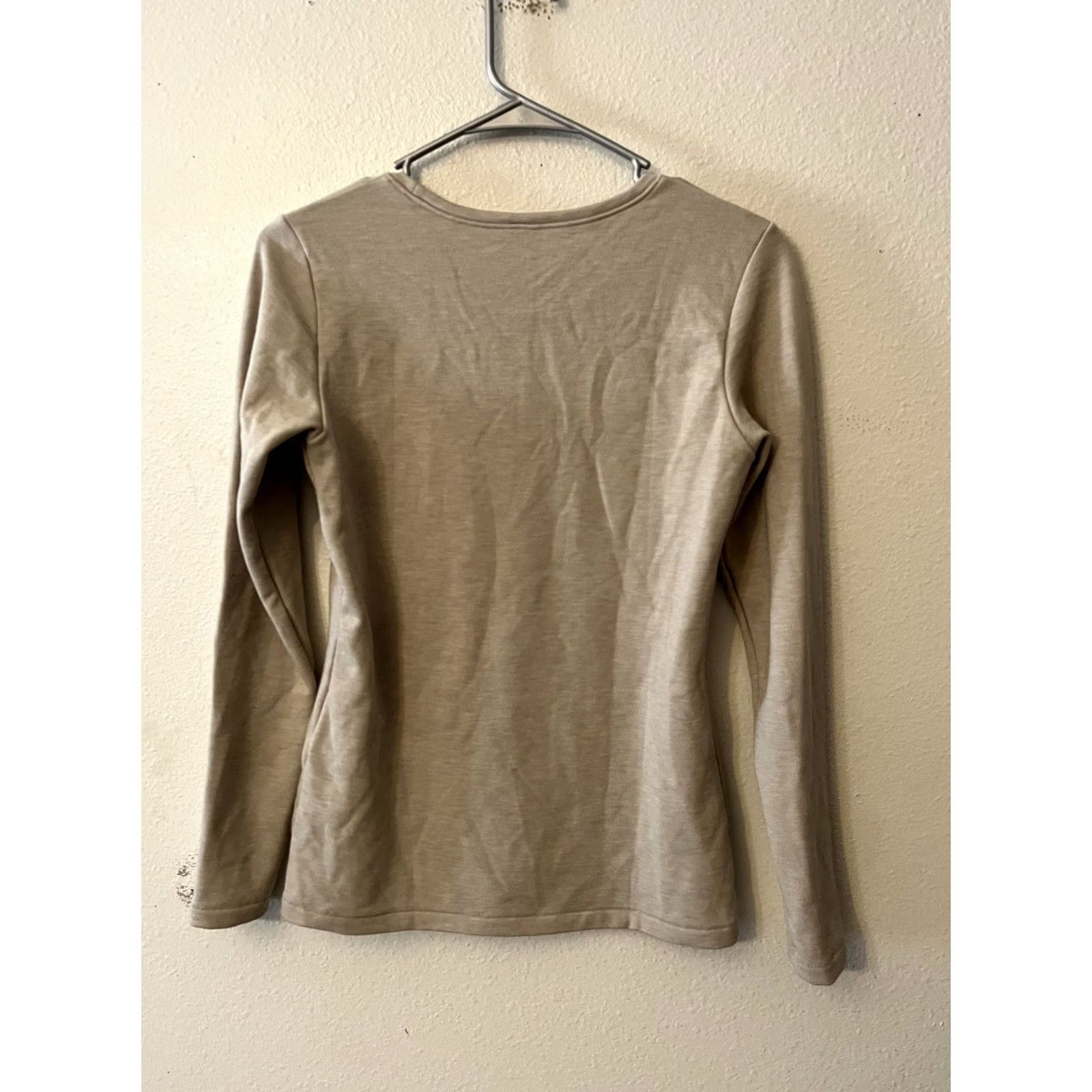 Uniqlo Uniqlo T Shirt Womens Small Beige Long Sleeve 100% Cotton XS? Size S / US 4 / IT 40 - 2 Thumbnail