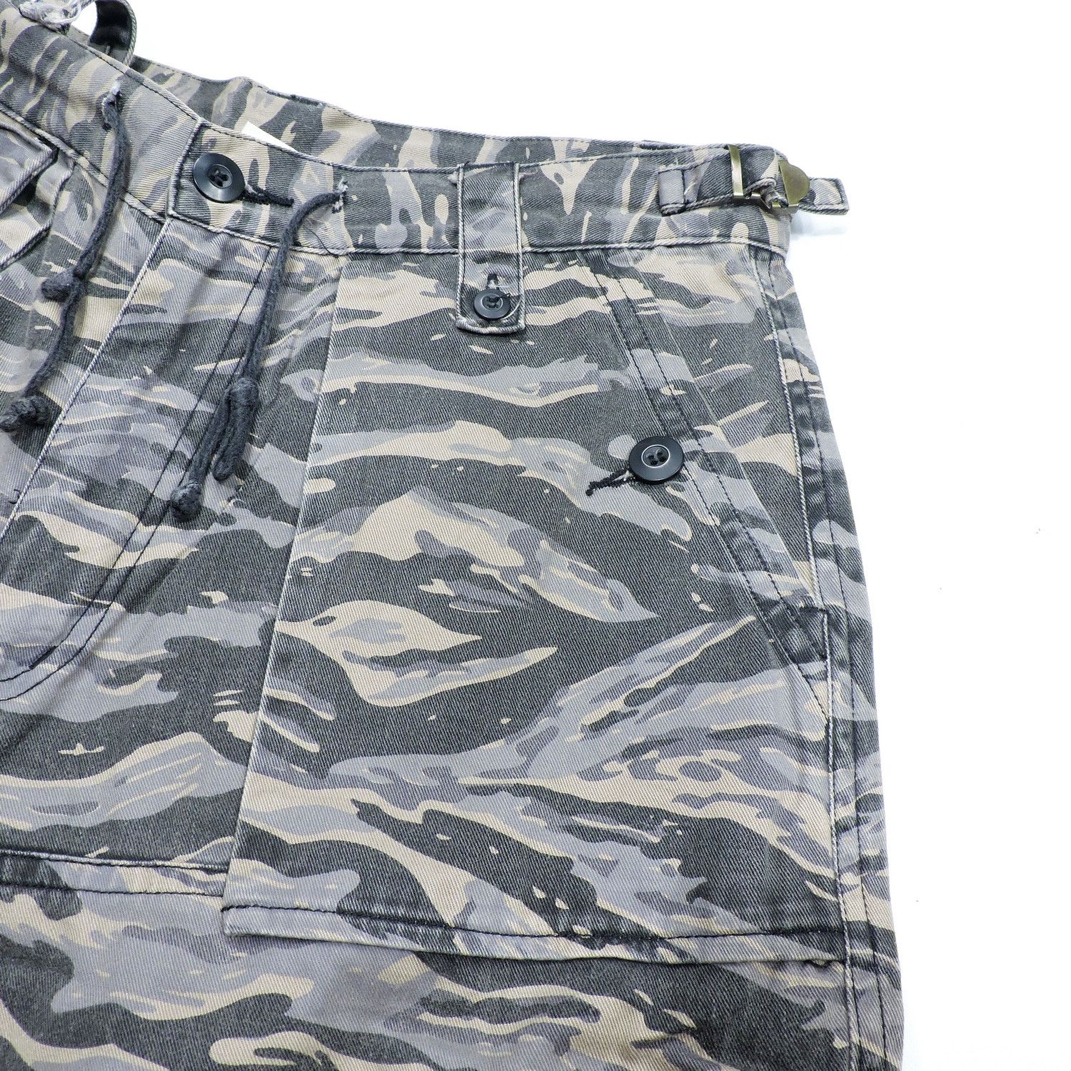 Japanese Brand MATHAWK UNION MADE TIGER STRIPES CARGO LONG PANTS Size US 32 / EU 48 - 8 Thumbnail