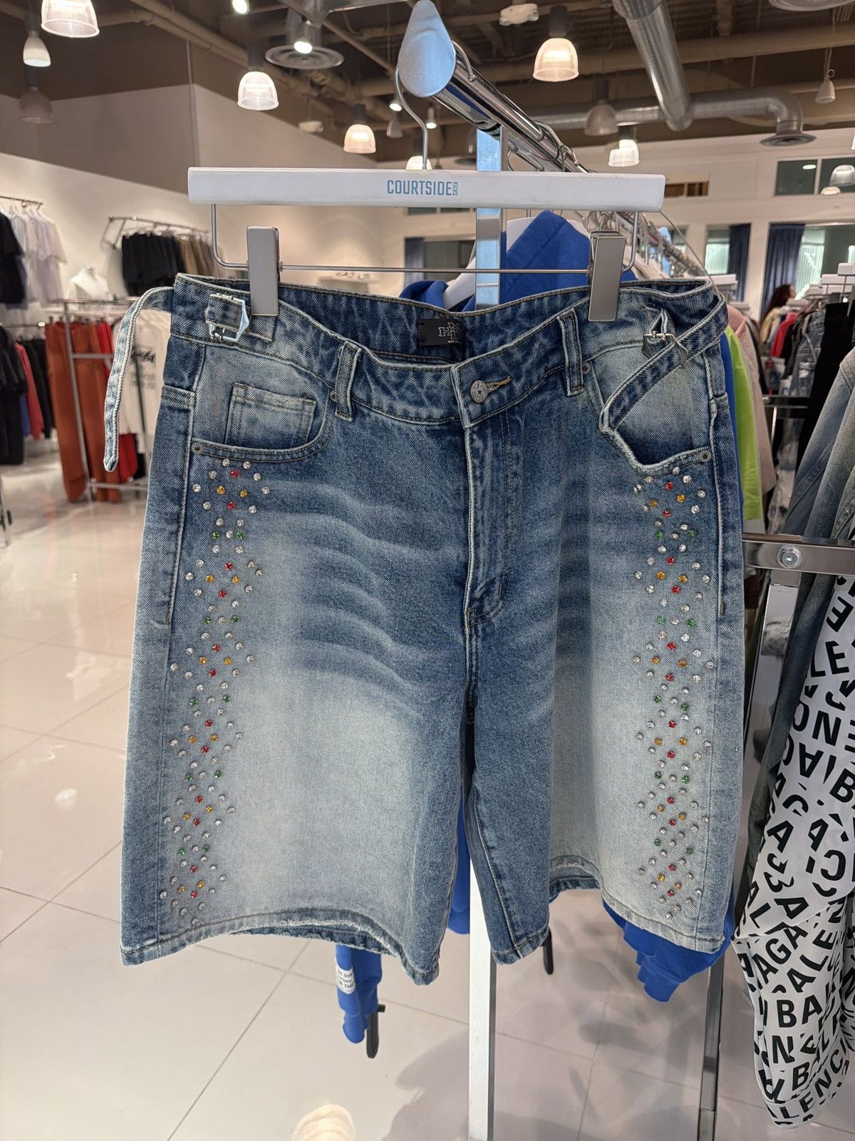 HMDD HMDD Crystal Light Wash Jorts Size US 34 / EU 50 - 1 Thumbnail