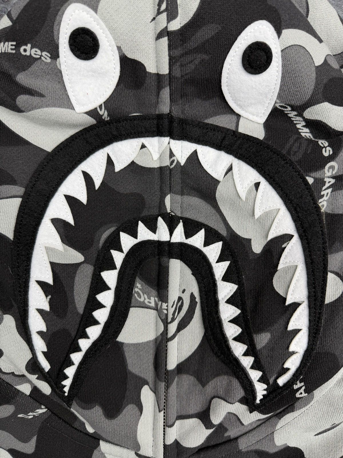 Bape × Comme des Garcons Bape x CDG Shark Full Zip Osaka Hoodie Size US S / EU 44-46 / 1 - 3 Thumbnail