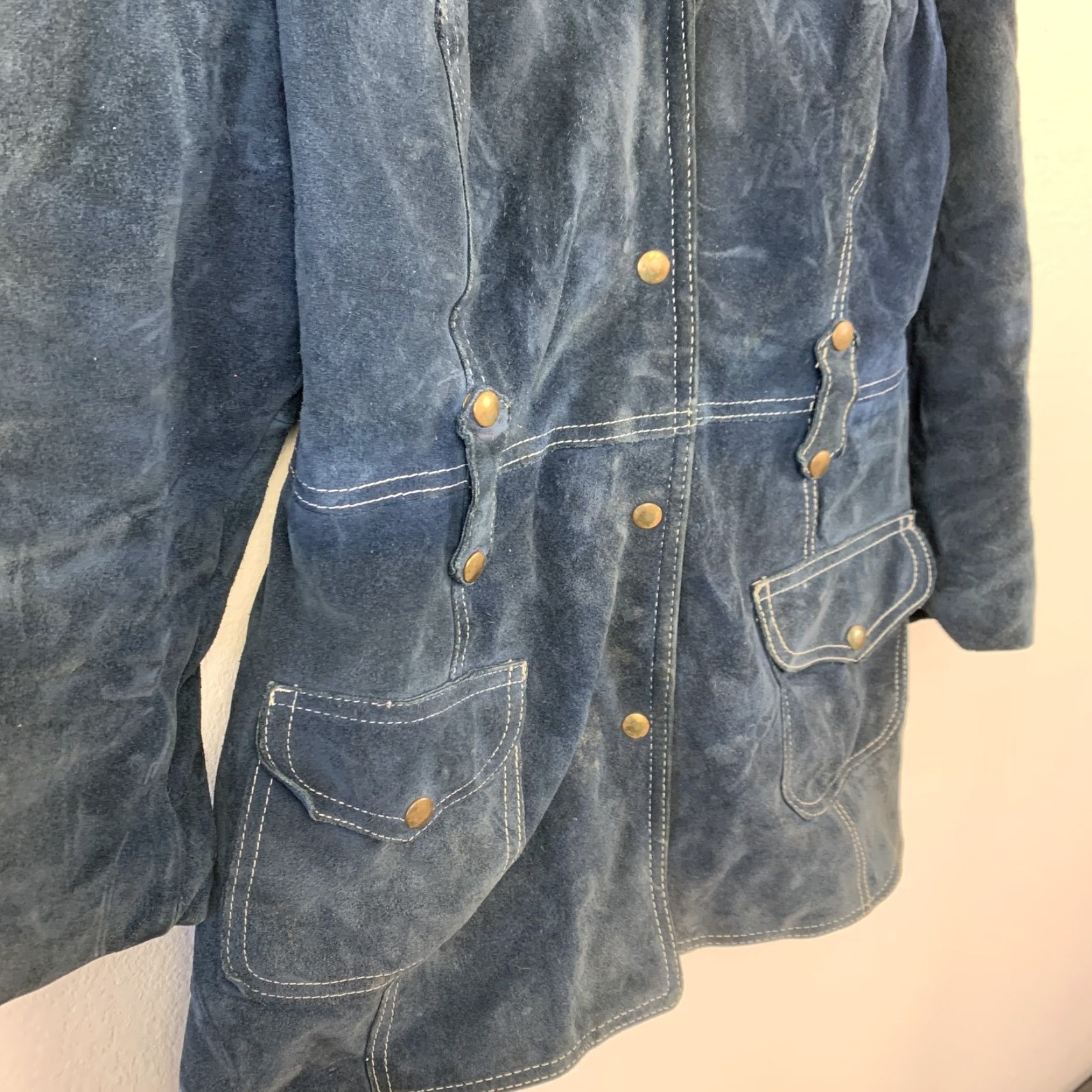 Vintage VINTAGE Navy Blue Suede Coat Womens Mod 70s Retro White Stitching Gold Buttons Coat Size M / US 6-8 / IT 42-44 - 3 Thumbnail