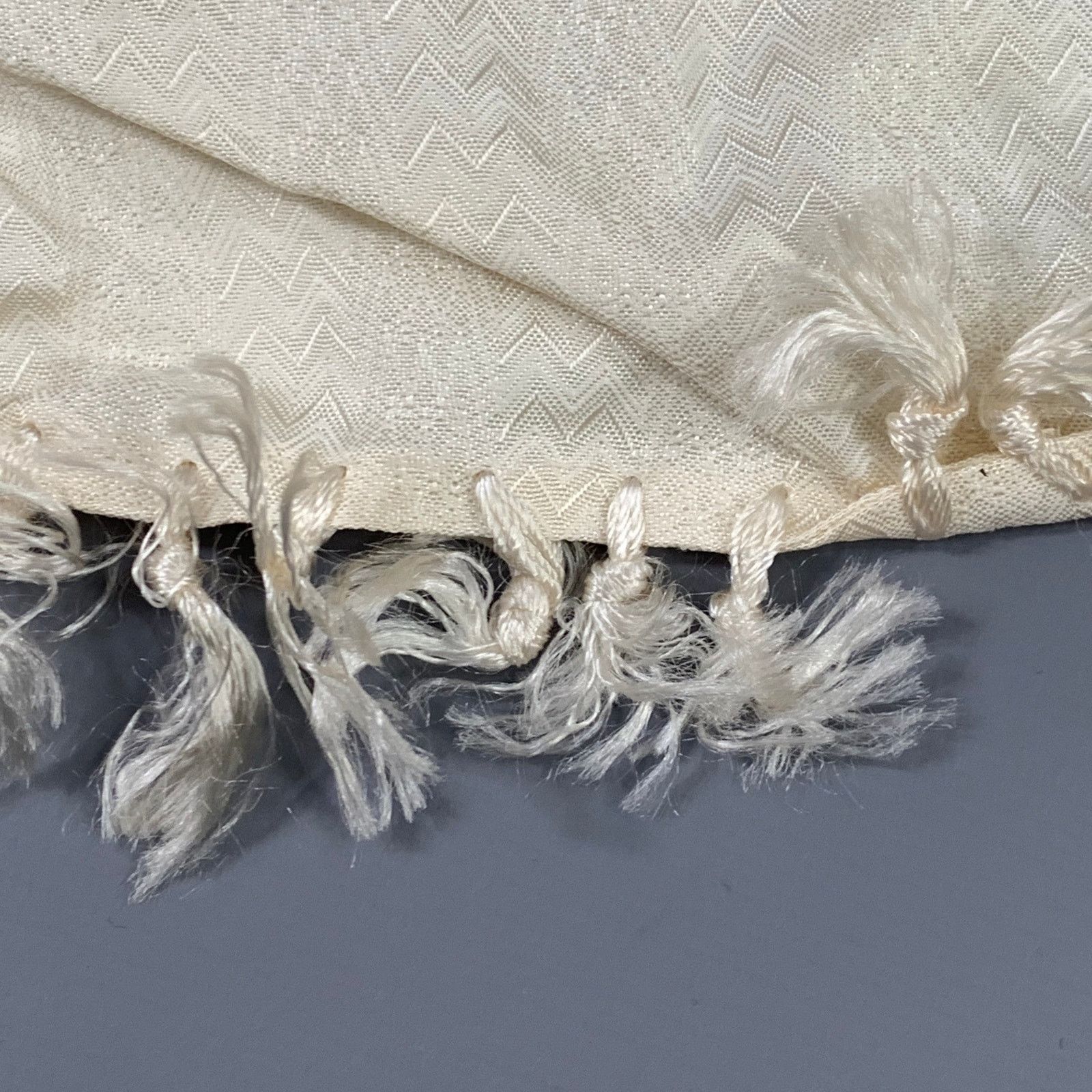 Vintage VINTAGE Cream Herringbone Jacquard Fringe Scarf Size ONE SIZE - 4 Thumbnail