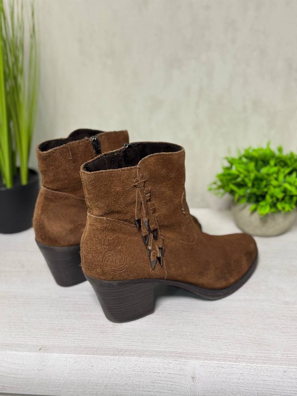 Le Grande Bleu (L.G.B.) Women’s Marco Tozzi Suede ankle boots Western Cowboy 00s Size US 10 / IT 40 - 5 Thumbnail
