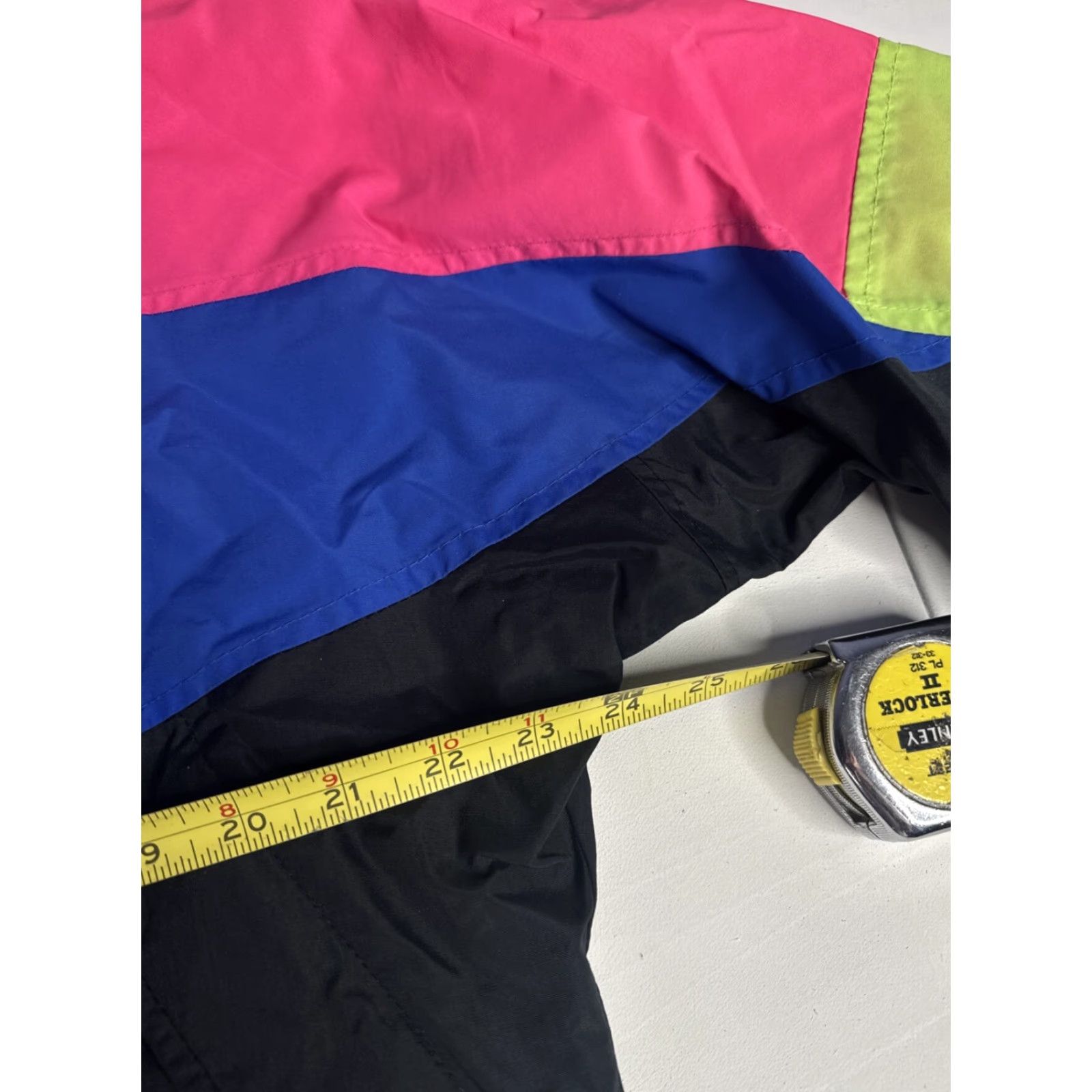 Vintage VINTAGE Columbia Windbreaker Jacket Men L Pink Neon Green Black Nylon Regular Size US L / EU 52-54 / 3 - 7 Thumbnail