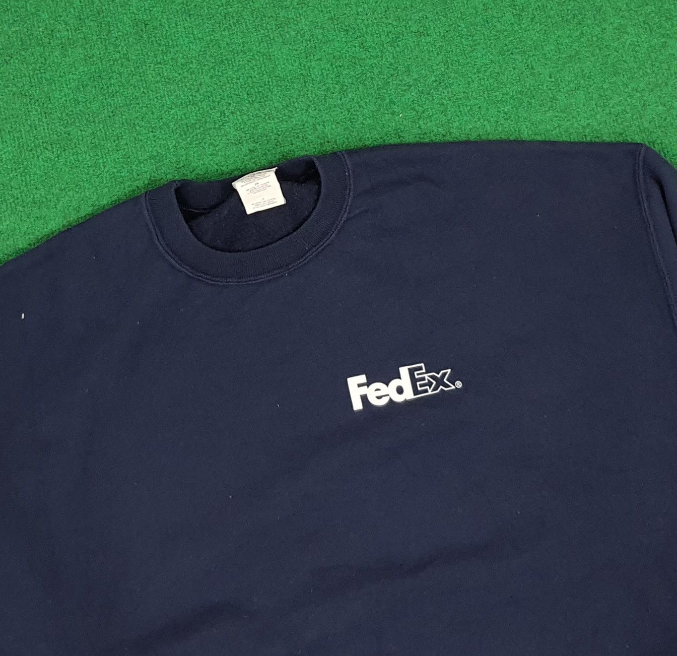 Vintage Vintage FedEx Express Shipping Courier Staff Sweatshirts Size US XXL / EU 58 / 5 - 2 Thumbnail